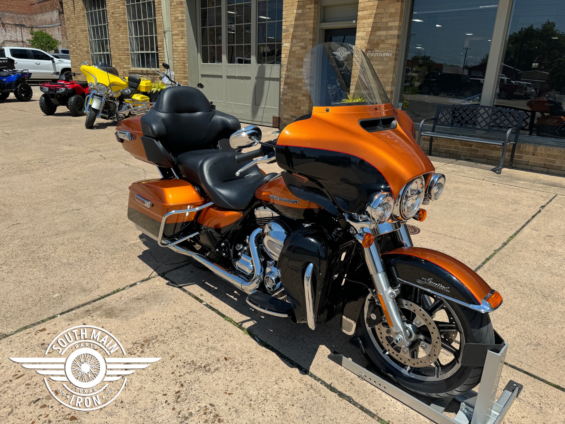 2015 Harley-Davidson Ultra Limited Low in Paris, Texas - Photo 2