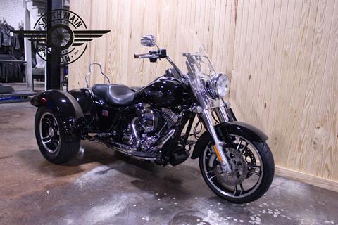 2016 Harley-Davidson Freewheeler™ in Paris, Texas - Photo 4