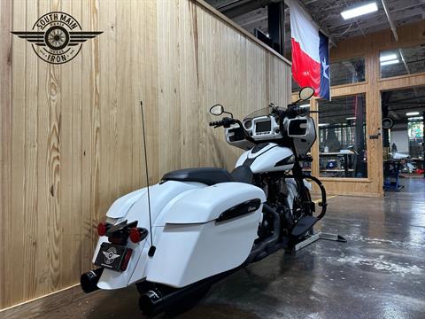 2019 Indian Motorcycle Chieftain® Dark Horse® ABS in Paris, Texas - Photo 6