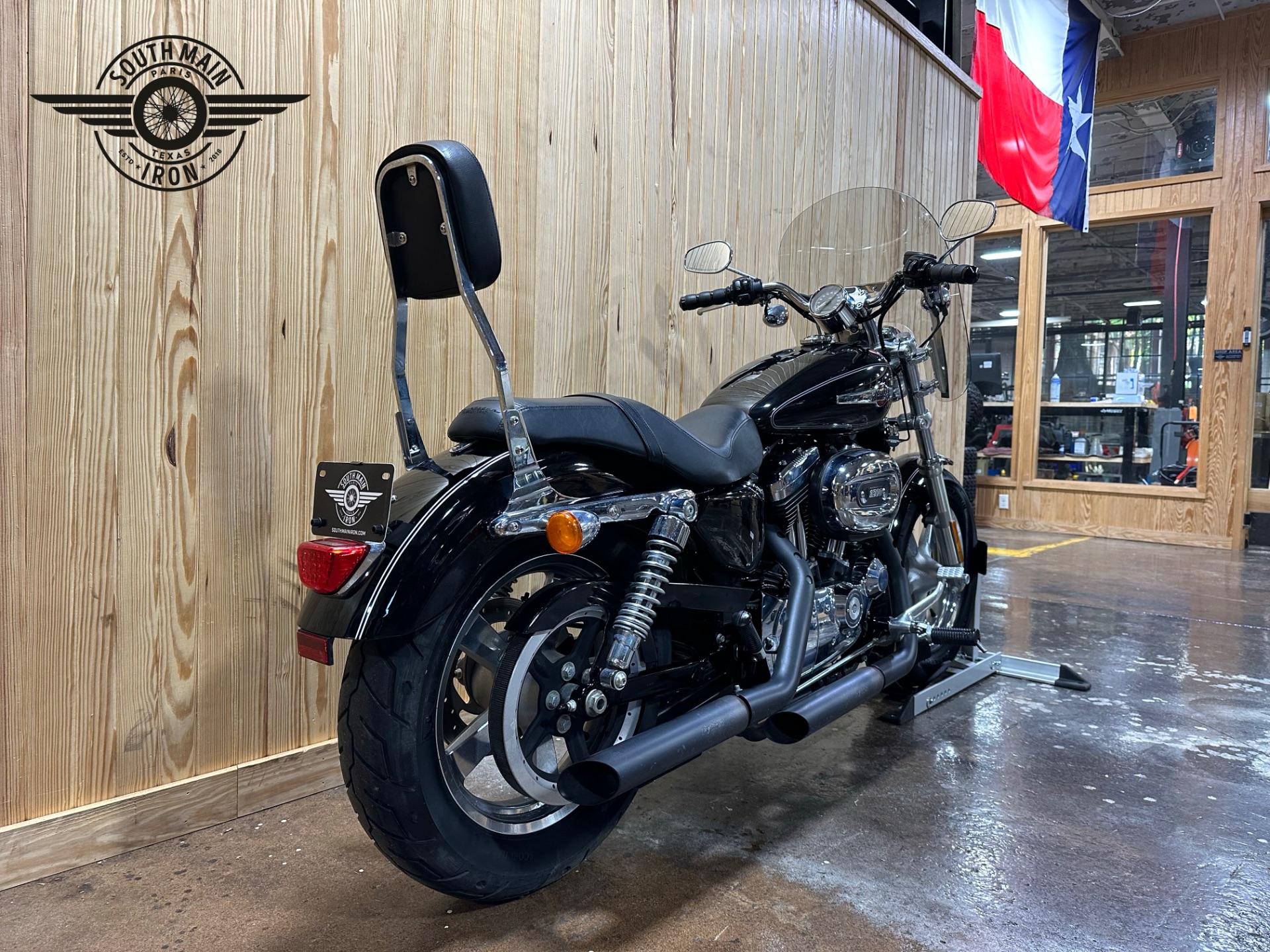 2013 Harley-Davidson Sportster® 1200 Custom in Paris, Texas - Photo 5