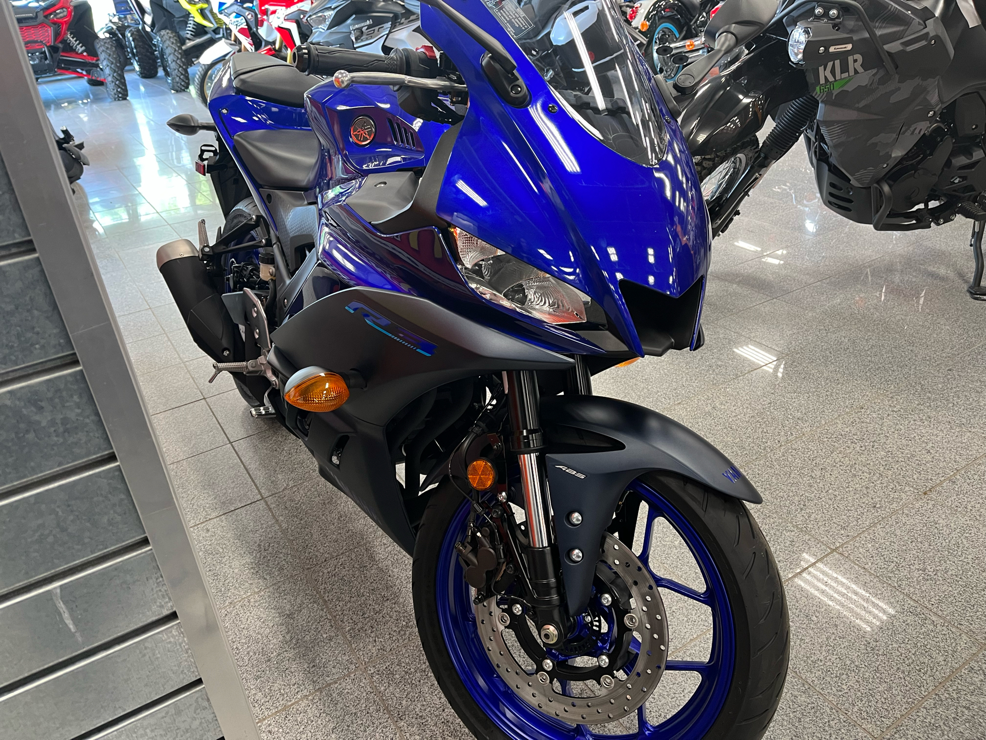 2023 Yamaha YZF-R3 ABS in Marietta, Ohio - Photo 2