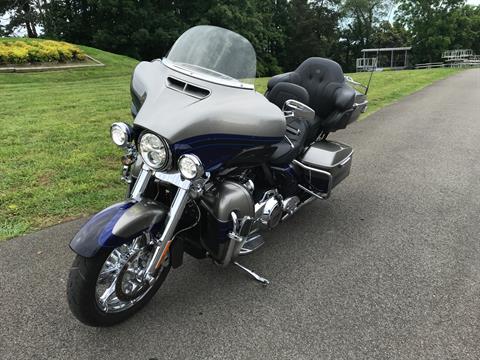 2017 Harley-Davidson CVO™ Limited in Morristown, Tennessee - Photo 3