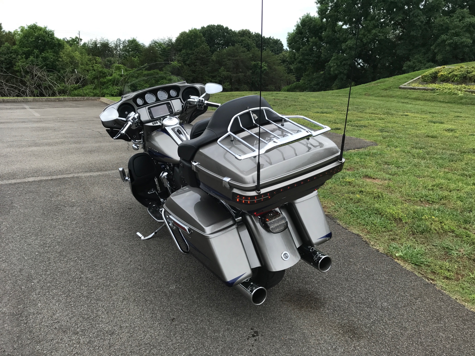 2017 Harley-Davidson CVO™ Limited in Morristown, Tennessee - Photo 4