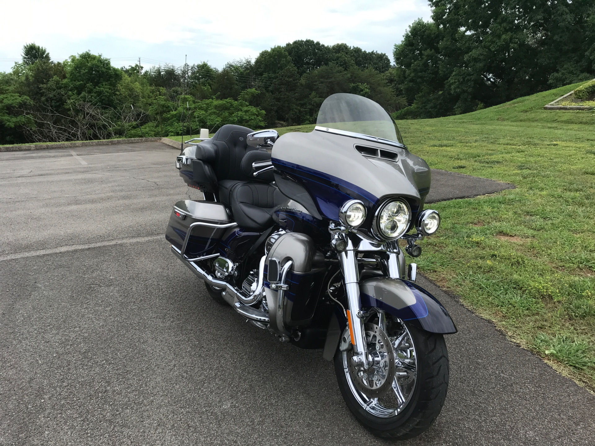 2017 Harley-Davidson CVO™ Limited in Morristown, Tennessee - Photo 6