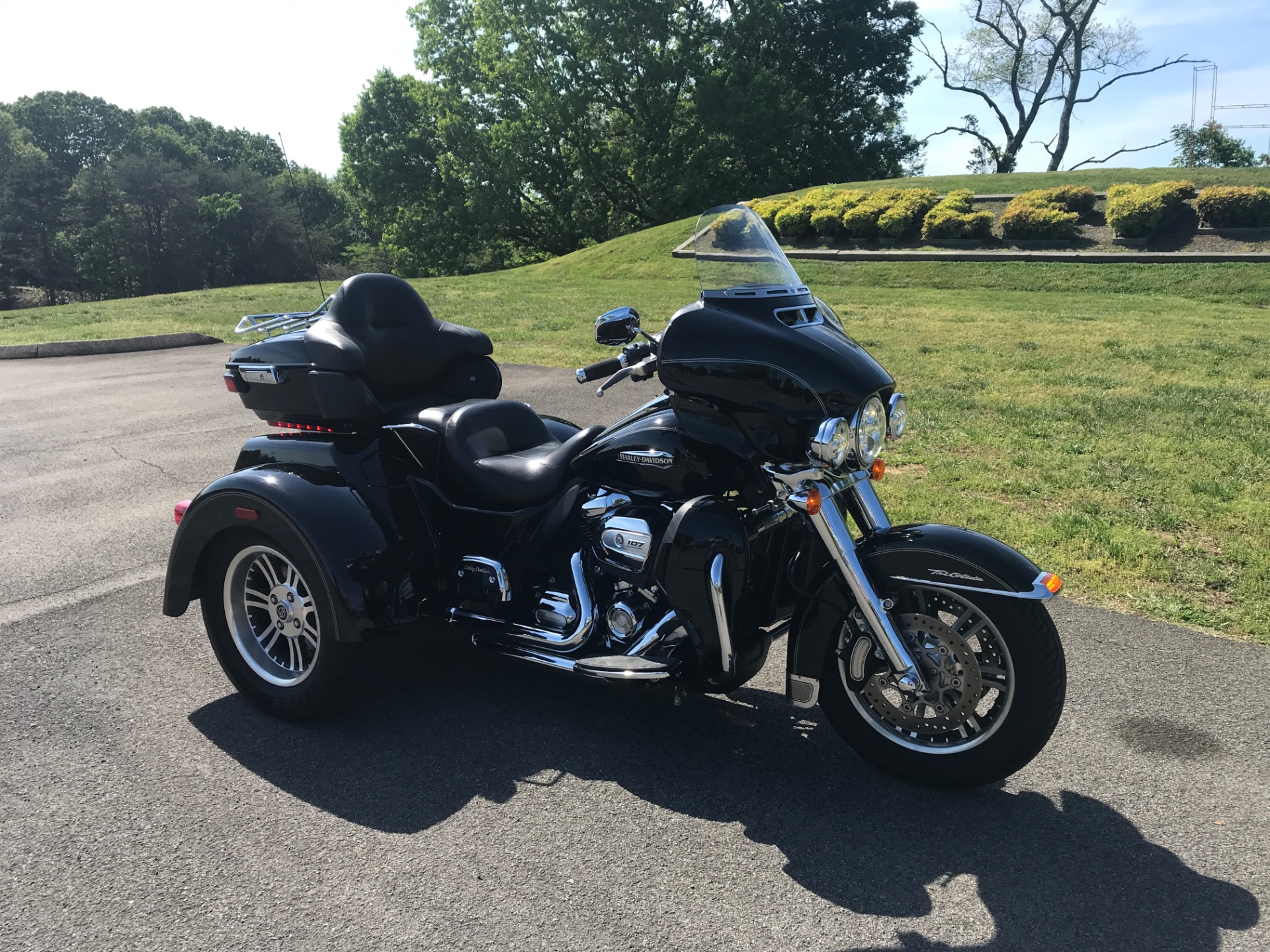 2017 Harley-Davidson Tri Glide Ultra Classic in Morristown, Tennessee - Photo 2