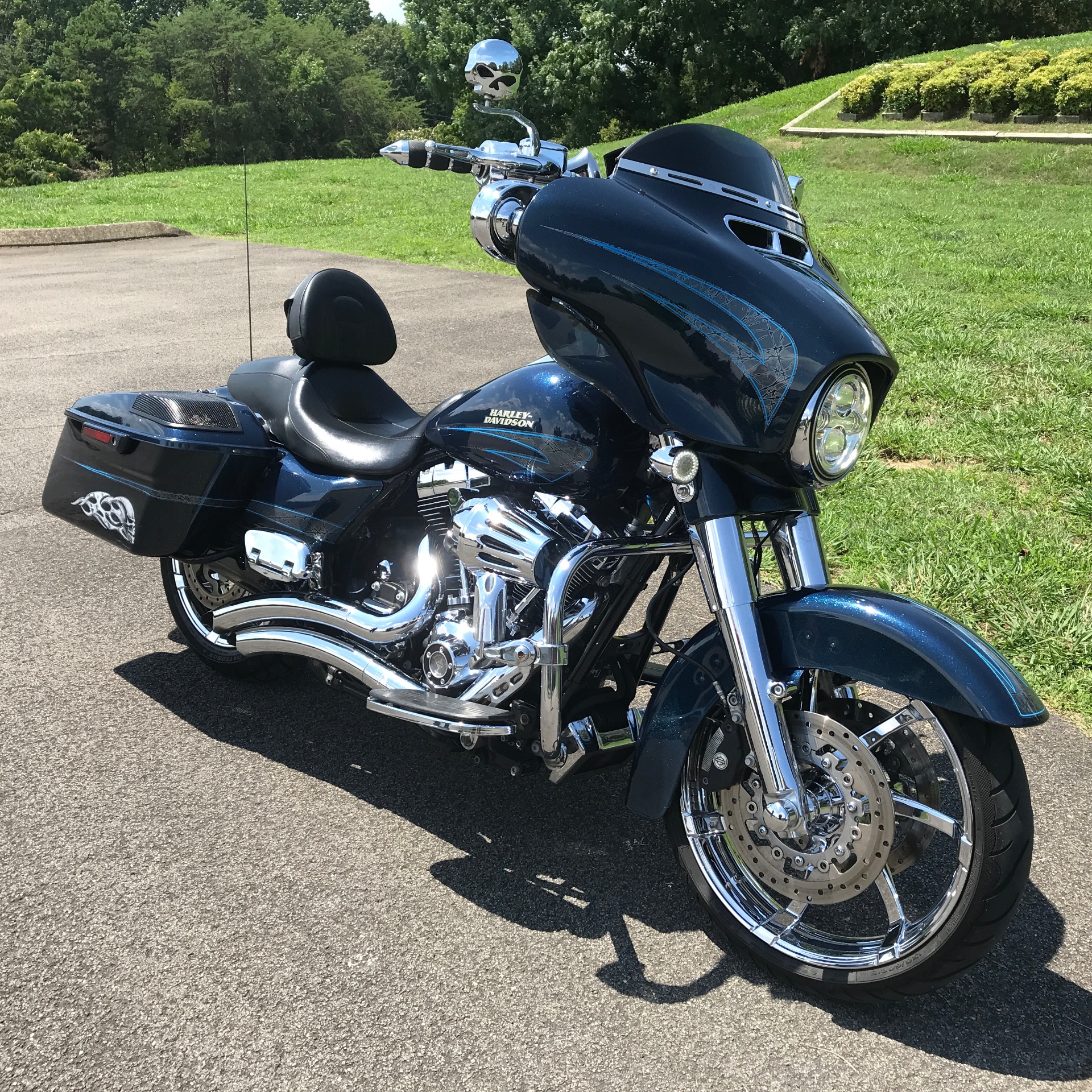 2016 Harley-Davidson Street Glide Special in Morristown, Tennessee - Photo 2