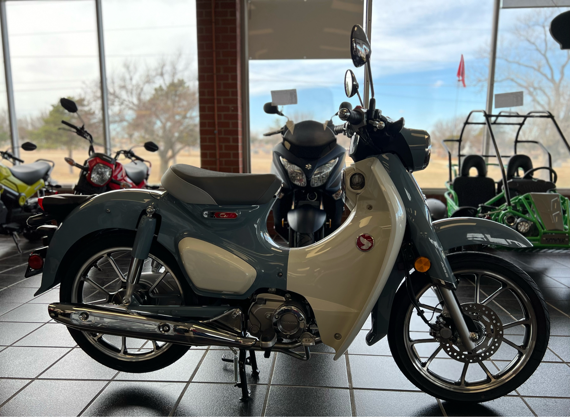 2023 Honda Super Cub C125 ABS in Oklahoma City, Oklahoma - Photo 2
