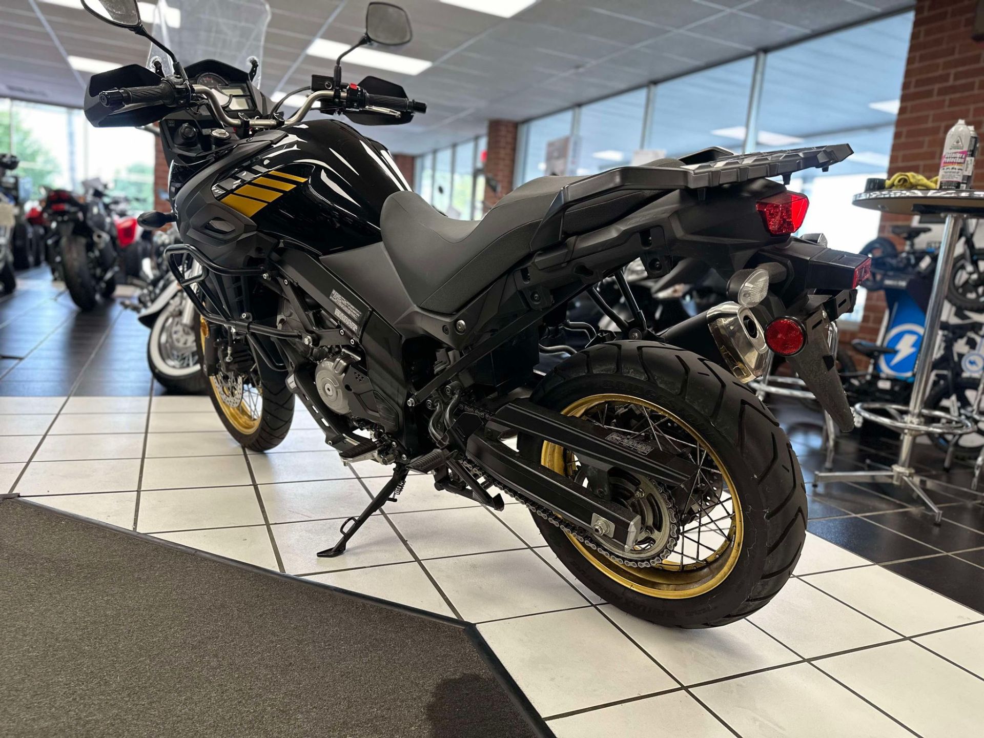 2020 Suzuki V-Strom 650XT in Oklahoma City, Oklahoma - Photo 6