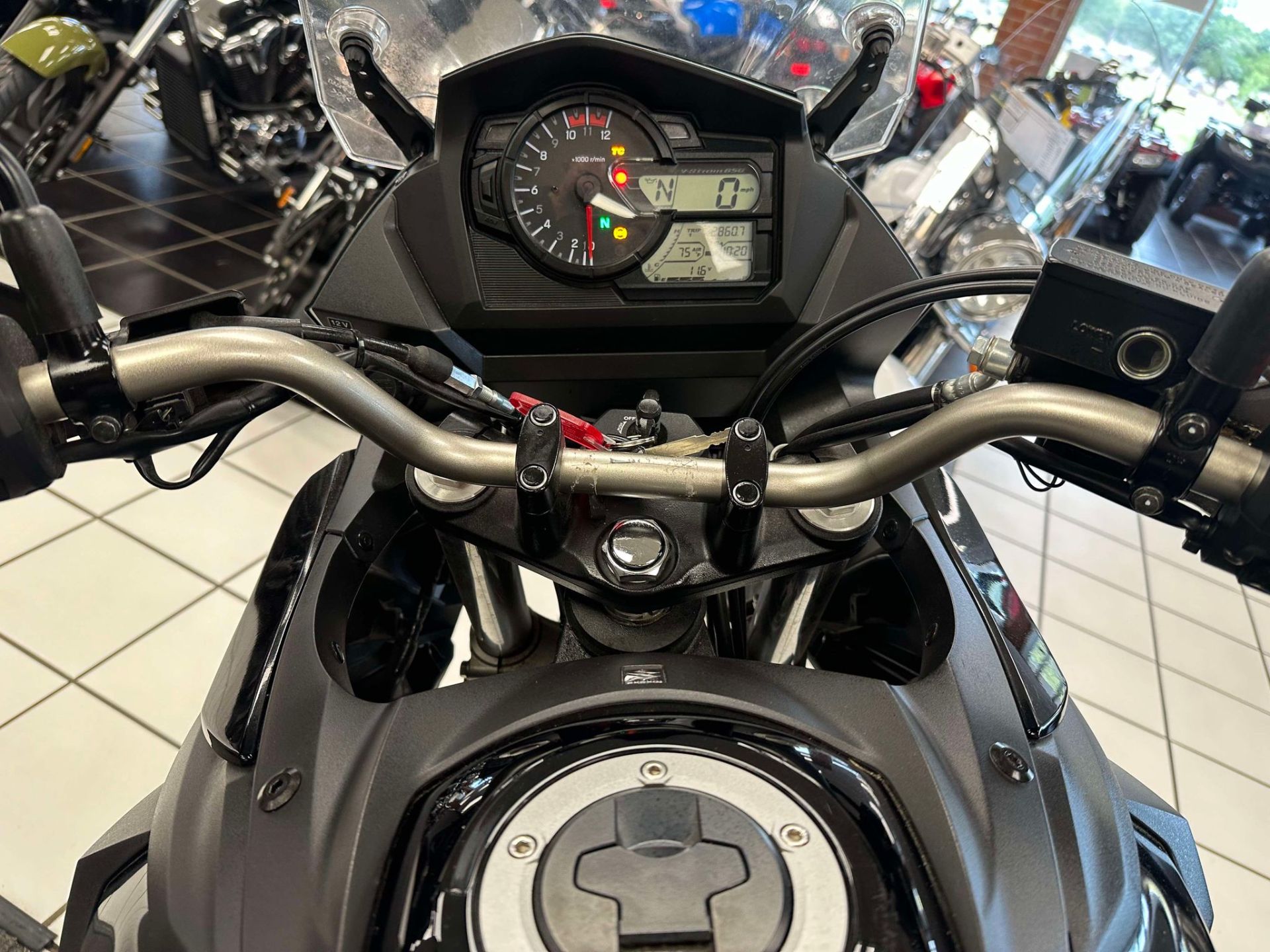 2020 Suzuki V-Strom 650XT in Oklahoma City, Oklahoma - Photo 10