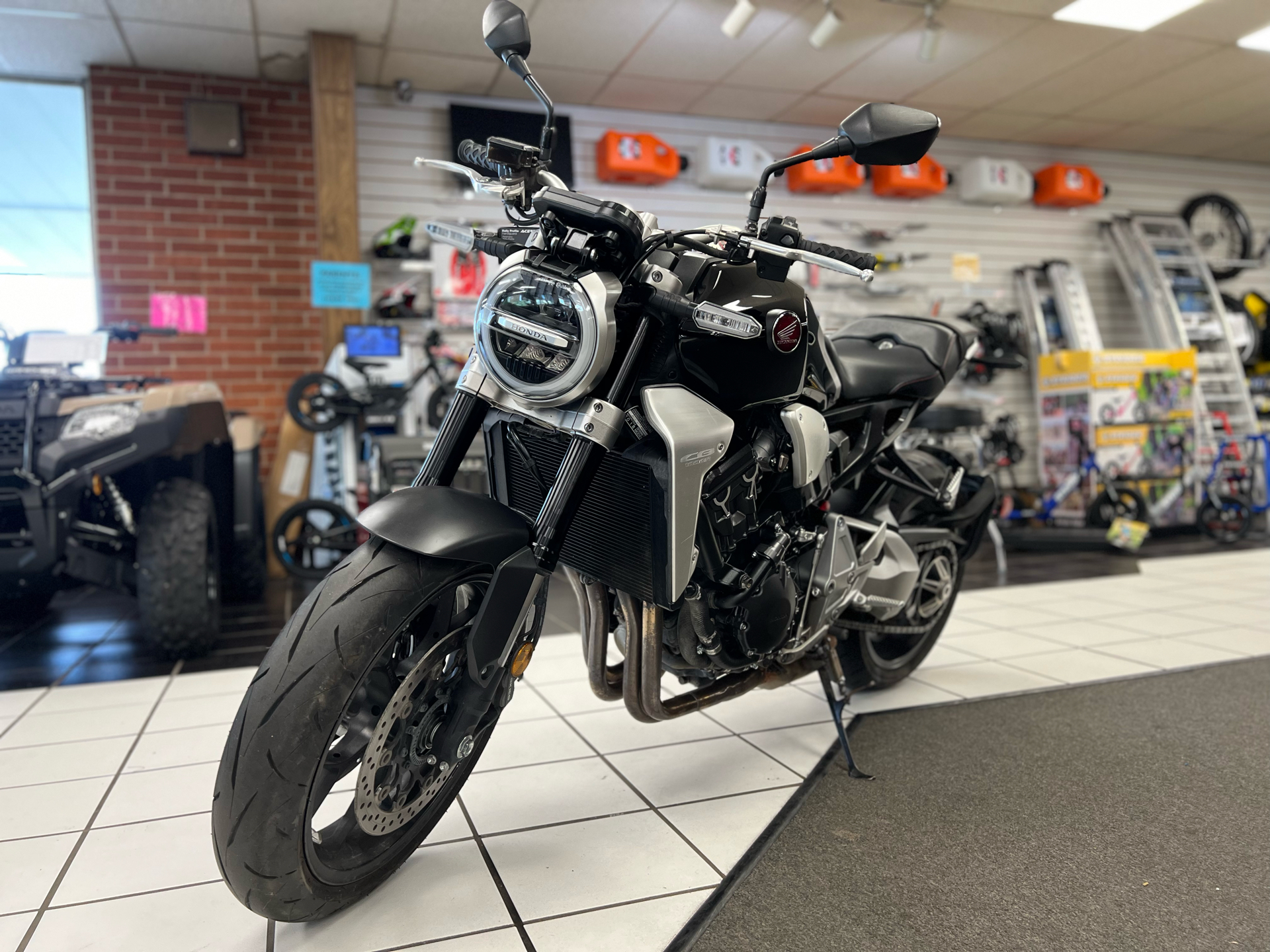 2018 Honda CB1000R in Oklahoma City, Oklahoma - Photo 3