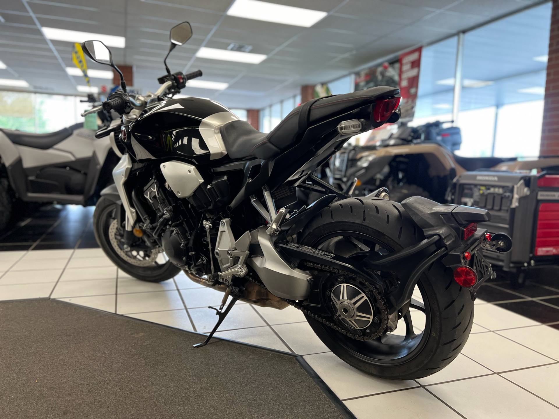 2018 Honda CB1000R in Oklahoma City, Oklahoma - Photo 10