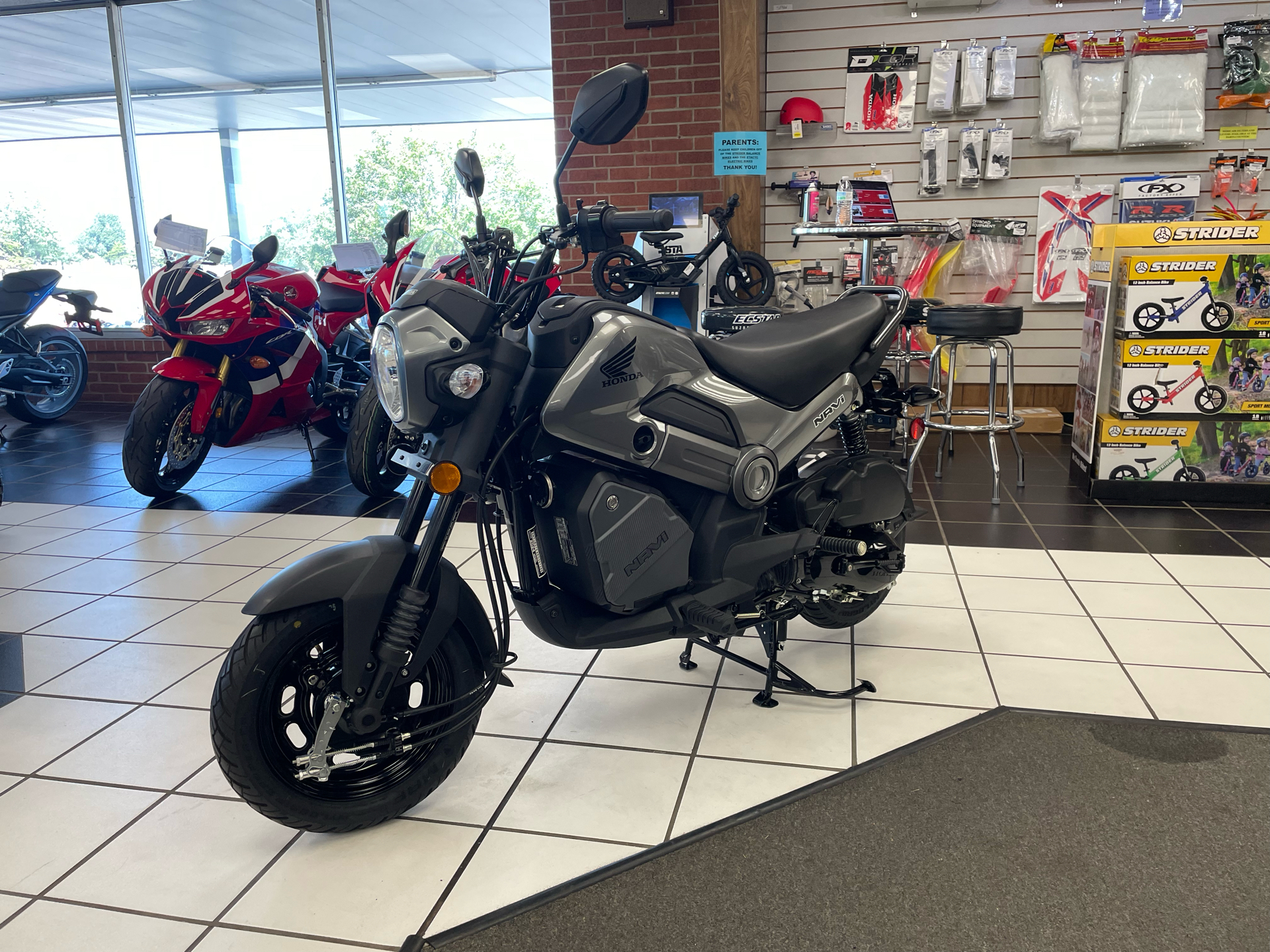 2024 Honda Navi in Oklahoma City, Oklahoma - Photo 3