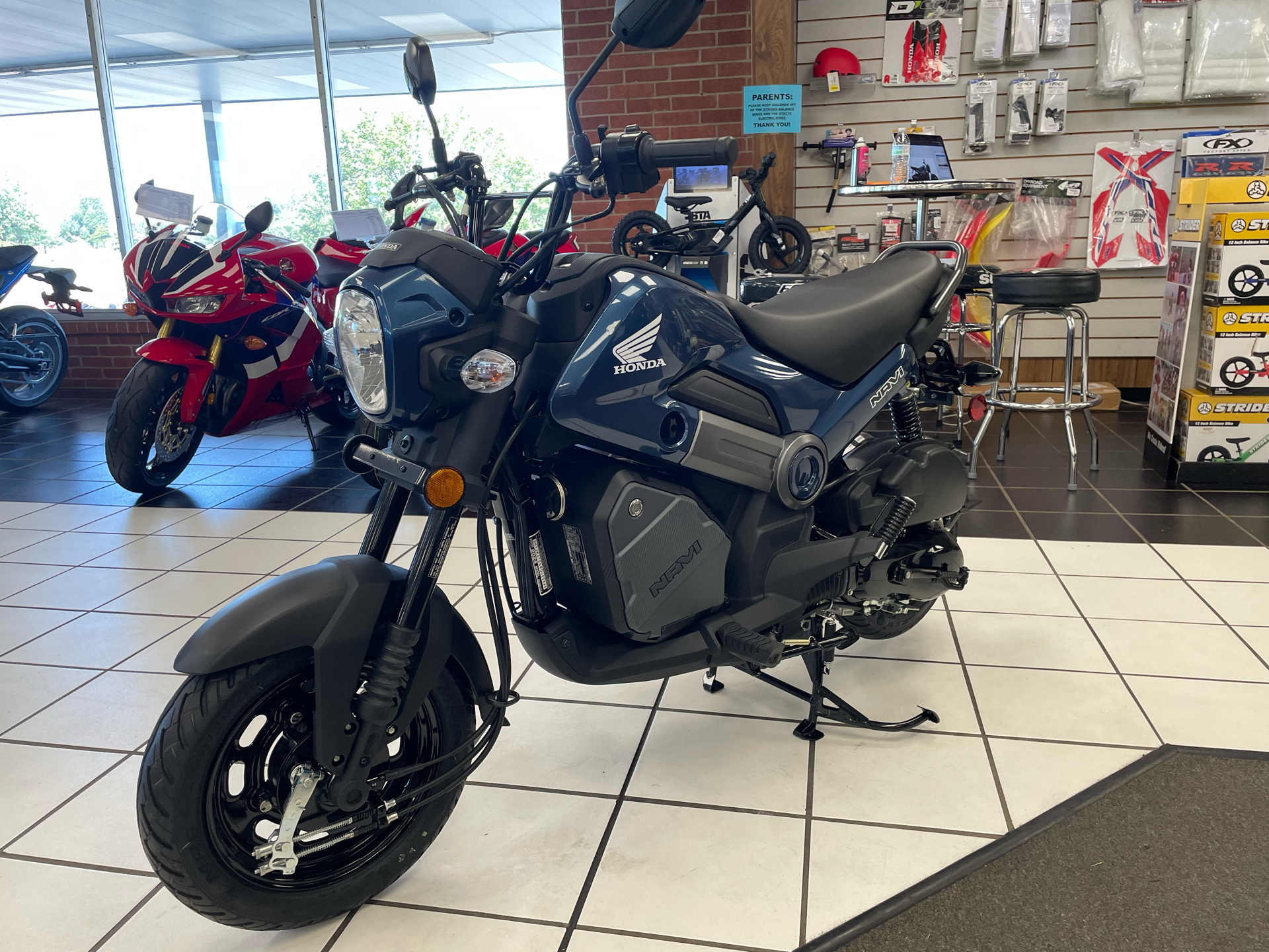 2024 Honda Navi in Oklahoma City, Oklahoma - Photo 2