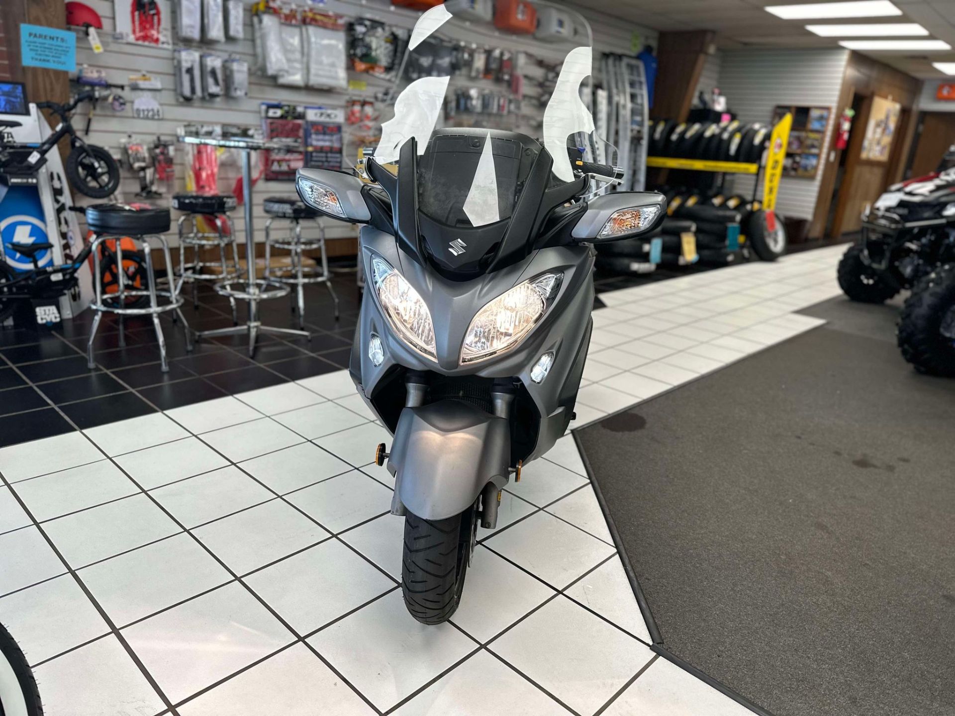 2014 Suzuki Burgman™ 650 ABS in Oklahoma City, Oklahoma - Photo 8