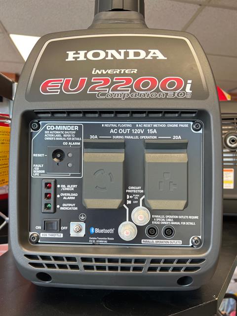 Honda Power Equipment EU2200i Companion with CO-MINDER in Oklahoma City, Oklahoma - Photo 3