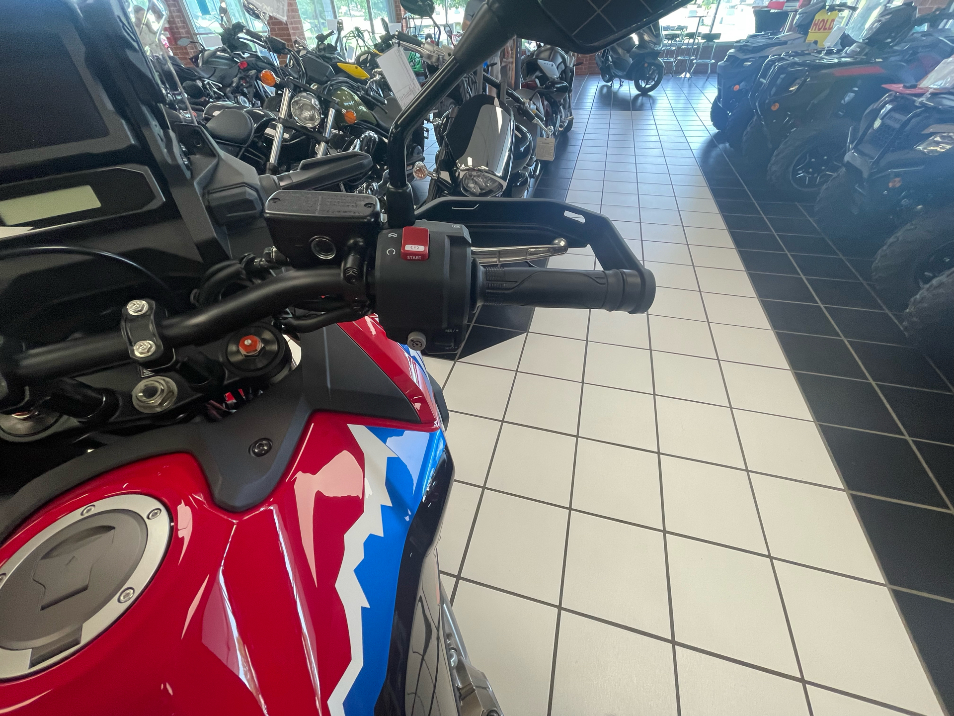 2024 Honda Africa Twin in Oklahoma City, Oklahoma - Photo 8