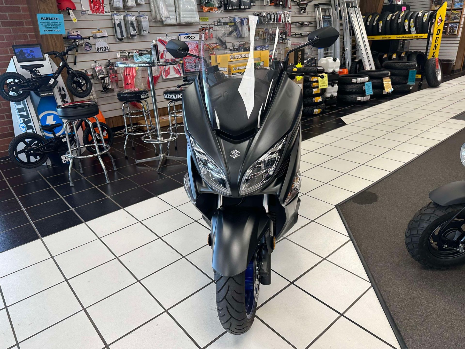 2025 Suzuki Burgman 400 in Oklahoma City, Oklahoma - Photo 6