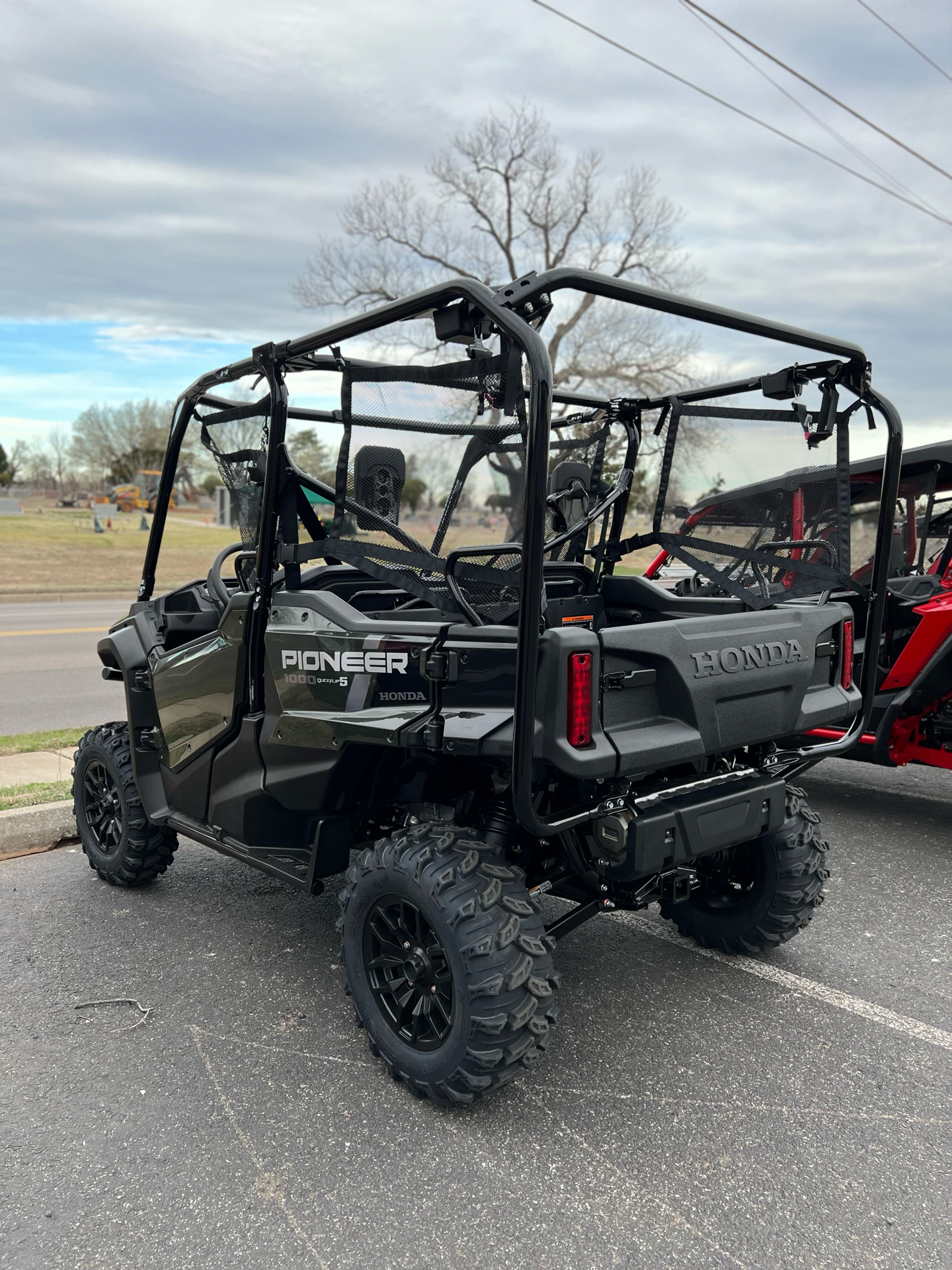 2024 Honda Pioneer 1000-5 Deluxe in Oklahoma City, Oklahoma - Photo 9