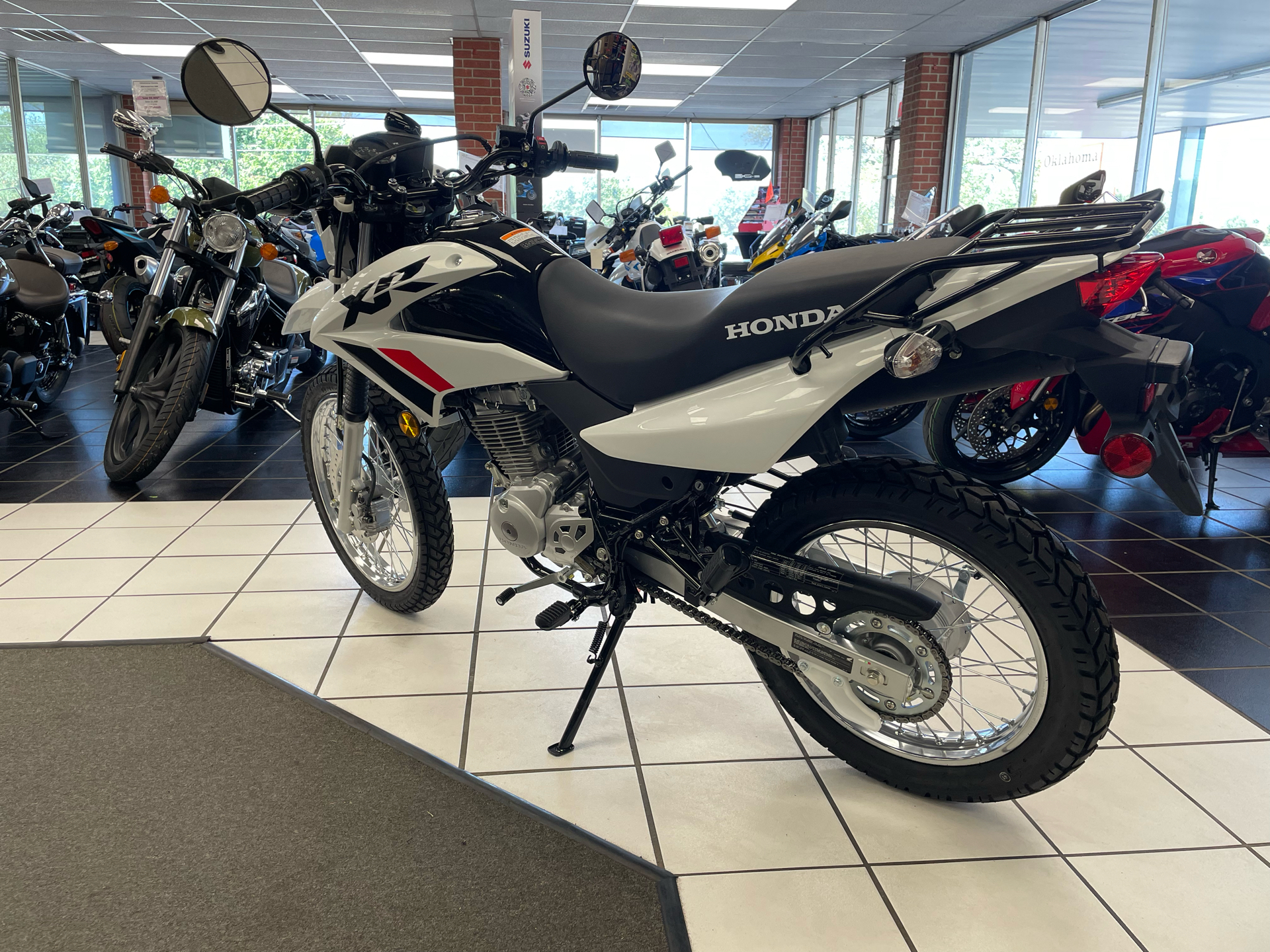 2024 Honda XR150L in Oklahoma City, Oklahoma - Photo 4