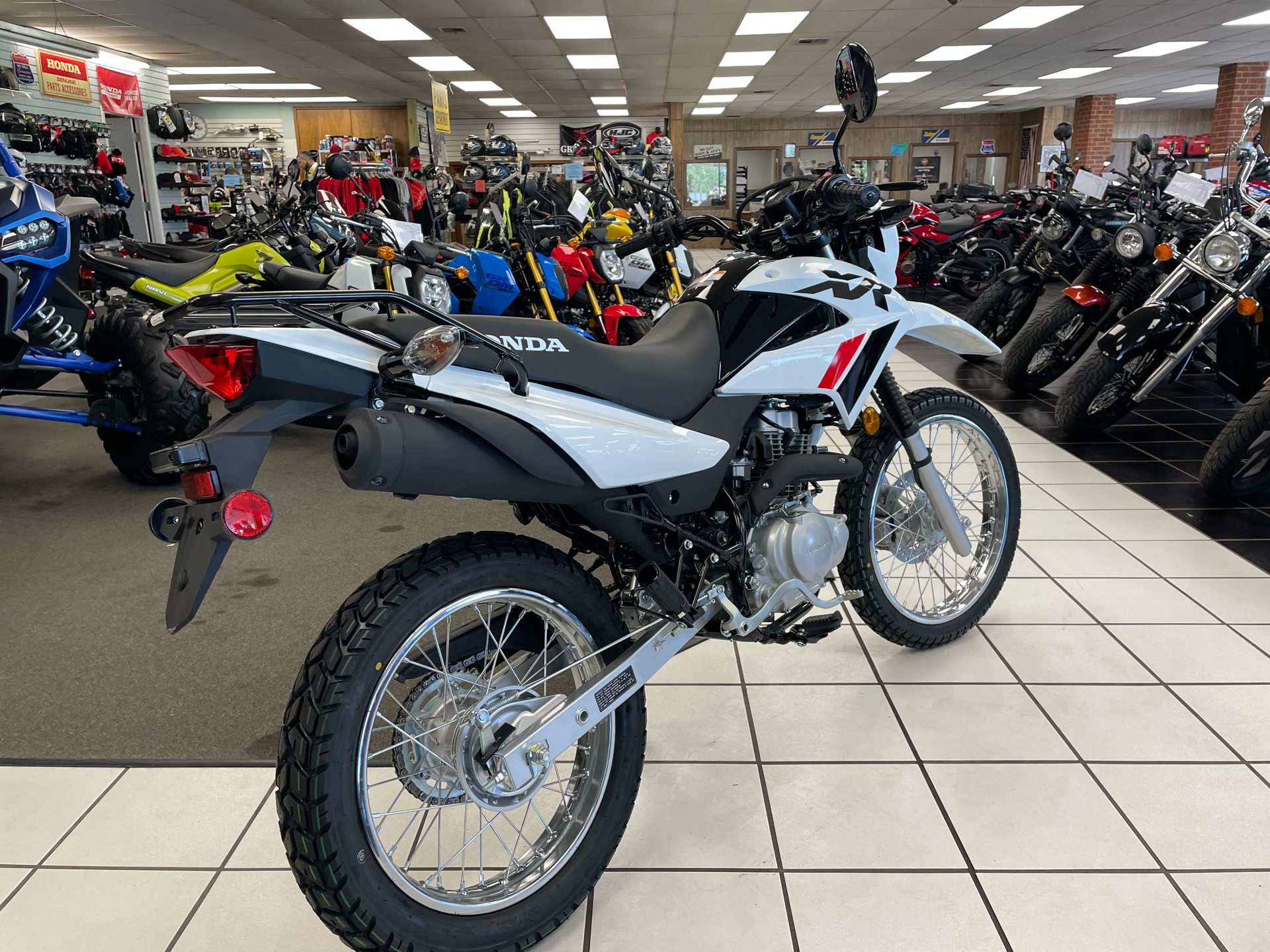 2024 Honda XR150L in Oklahoma City, Oklahoma - Photo 5