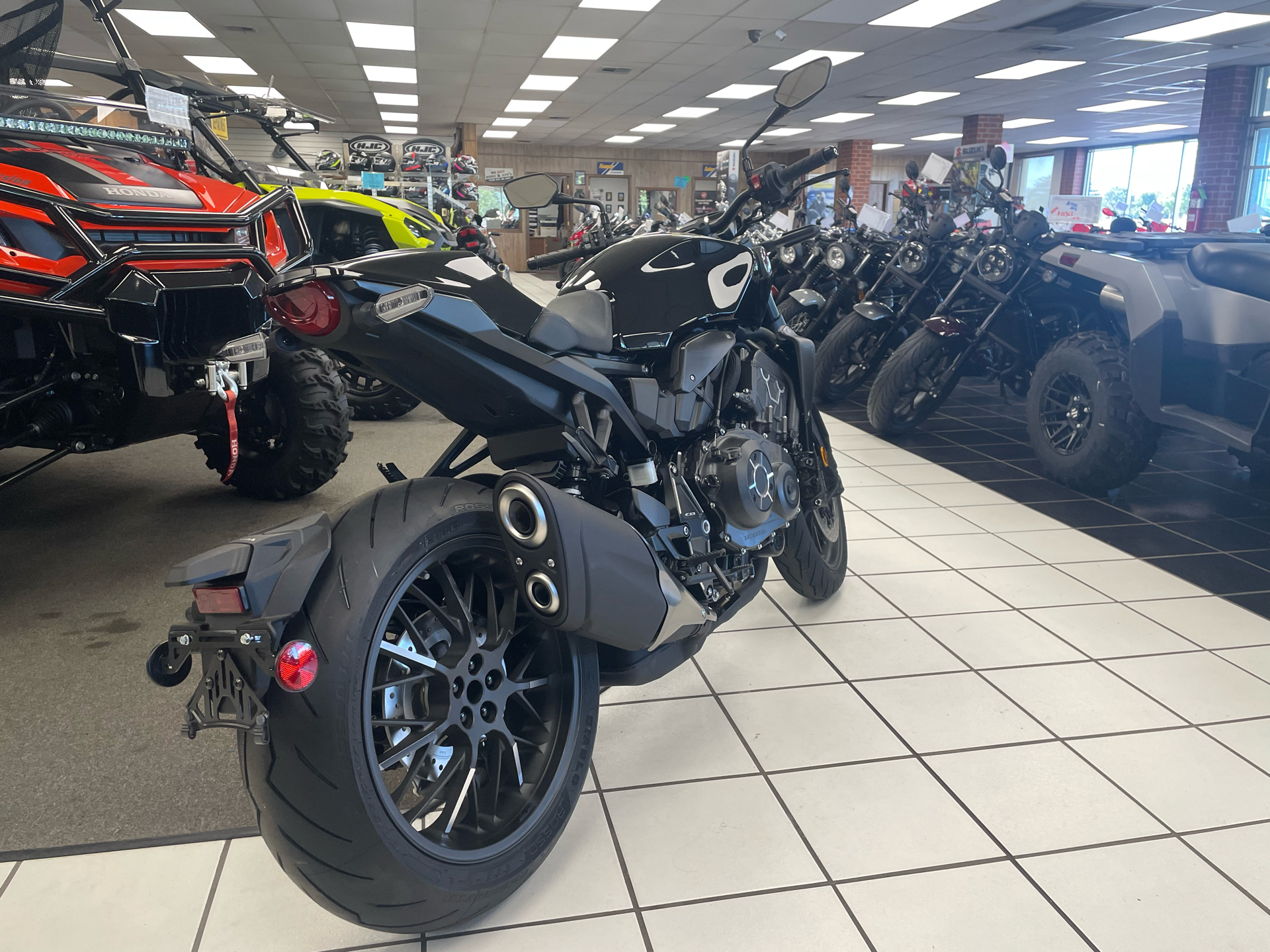2023 Honda CB1000R Black Edition in Oklahoma City, Oklahoma - Photo 6