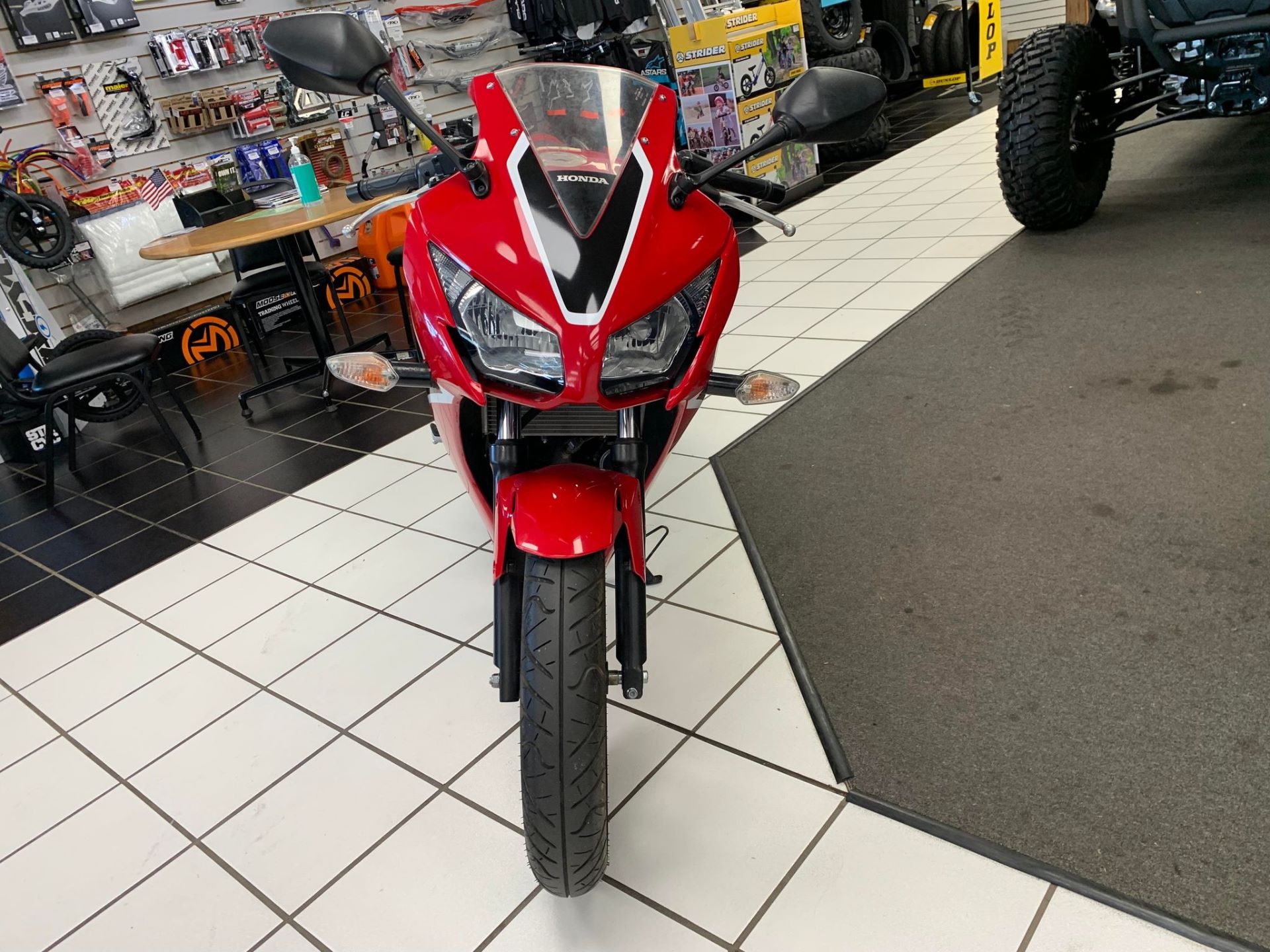 2018 Honda CBR300R in Oklahoma City, Oklahoma - Photo 5