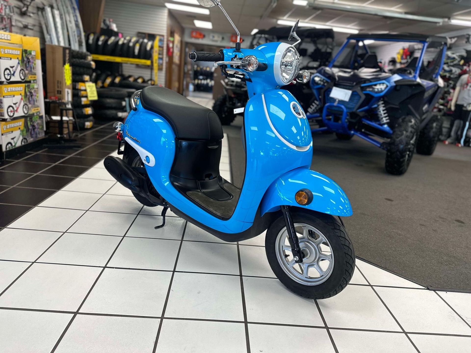 2017 Honda Metropolitan in Oklahoma City, Oklahoma - Photo 2