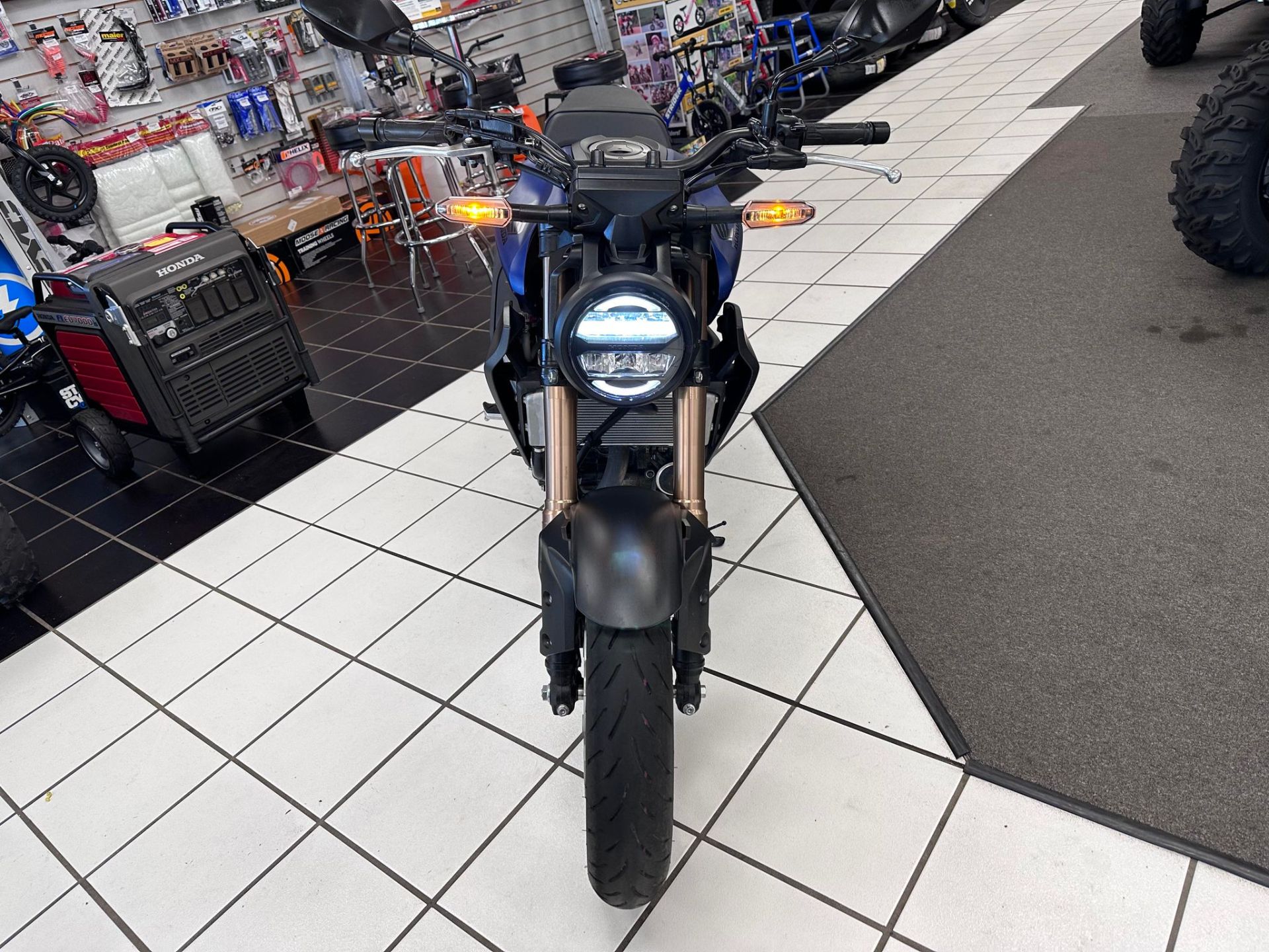 2022 Honda CB300R ABS in Oklahoma City, Oklahoma - Photo 3