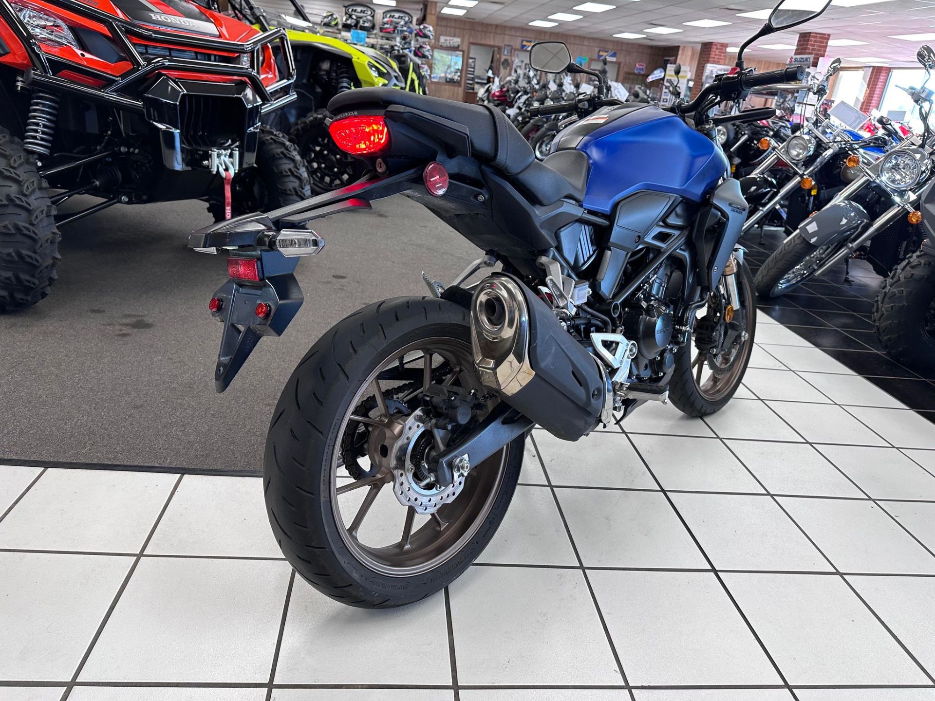 2022 Honda CB300R ABS in Oklahoma City, Oklahoma - Photo 4