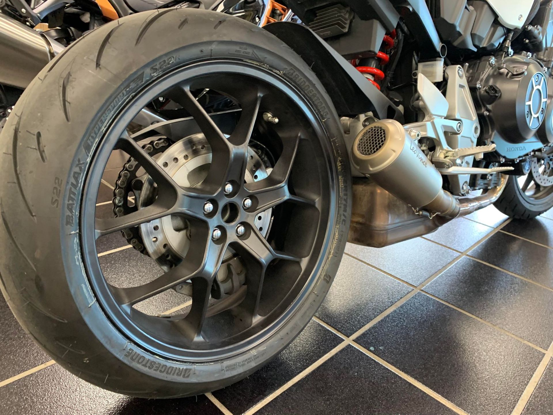 2019 Honda CB1000R ABS in Oklahoma City, Oklahoma - Photo 8