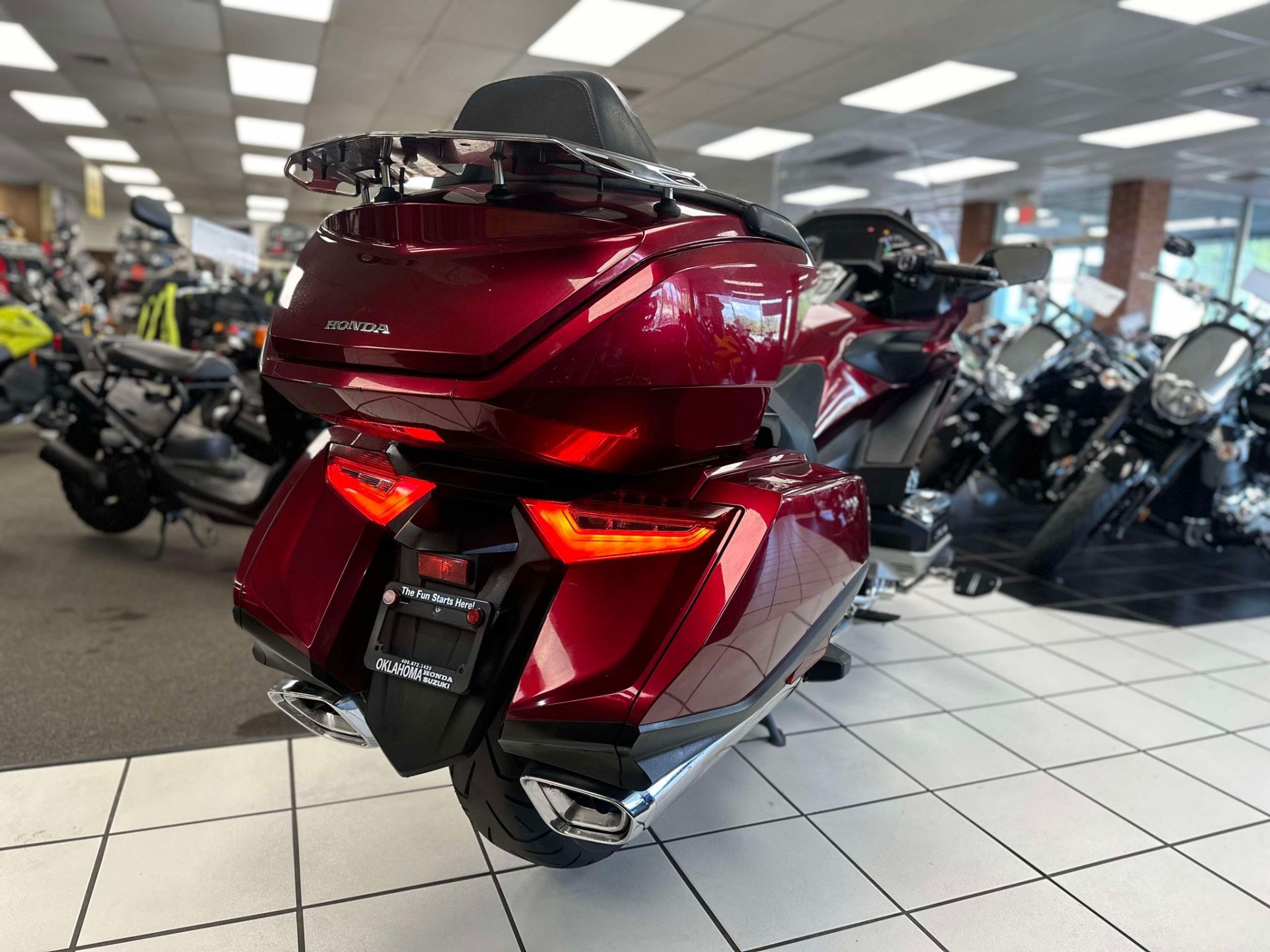 2018 Honda Gold Wing Tour in Oklahoma City, Oklahoma - Photo 2