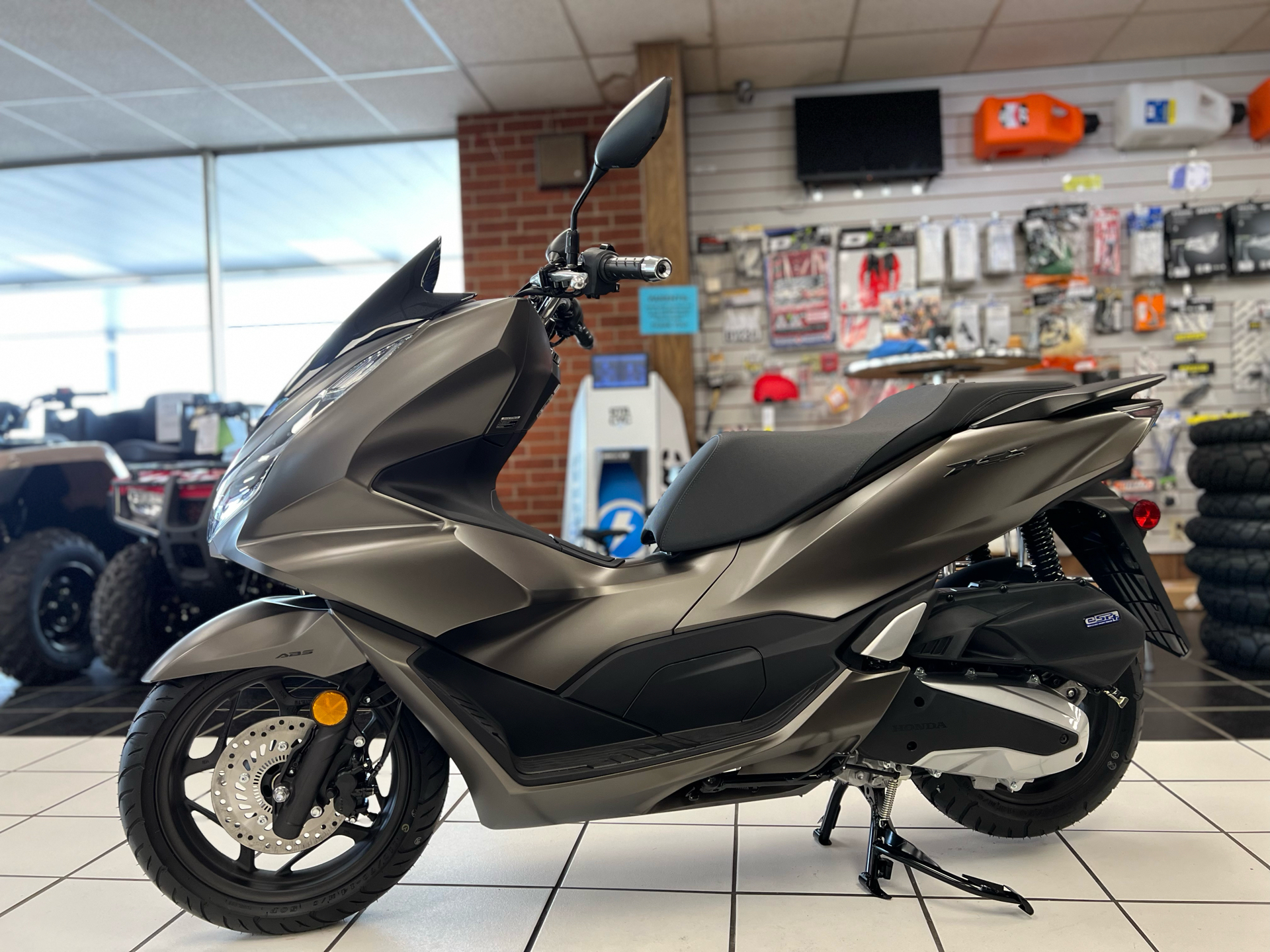 2023 Honda PCX in Oklahoma City, Oklahoma - Photo 2