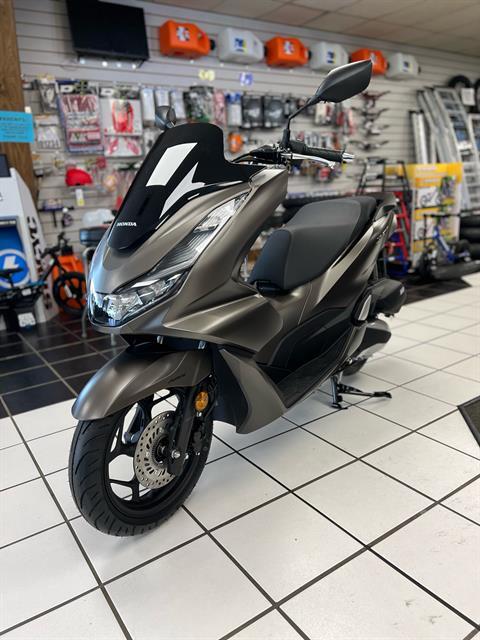 2023 Honda PCX in Oklahoma City, Oklahoma - Photo 4