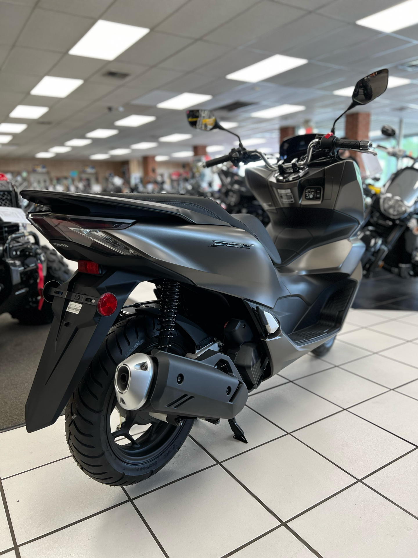 2023 Honda PCX in Oklahoma City, Oklahoma - Photo 9