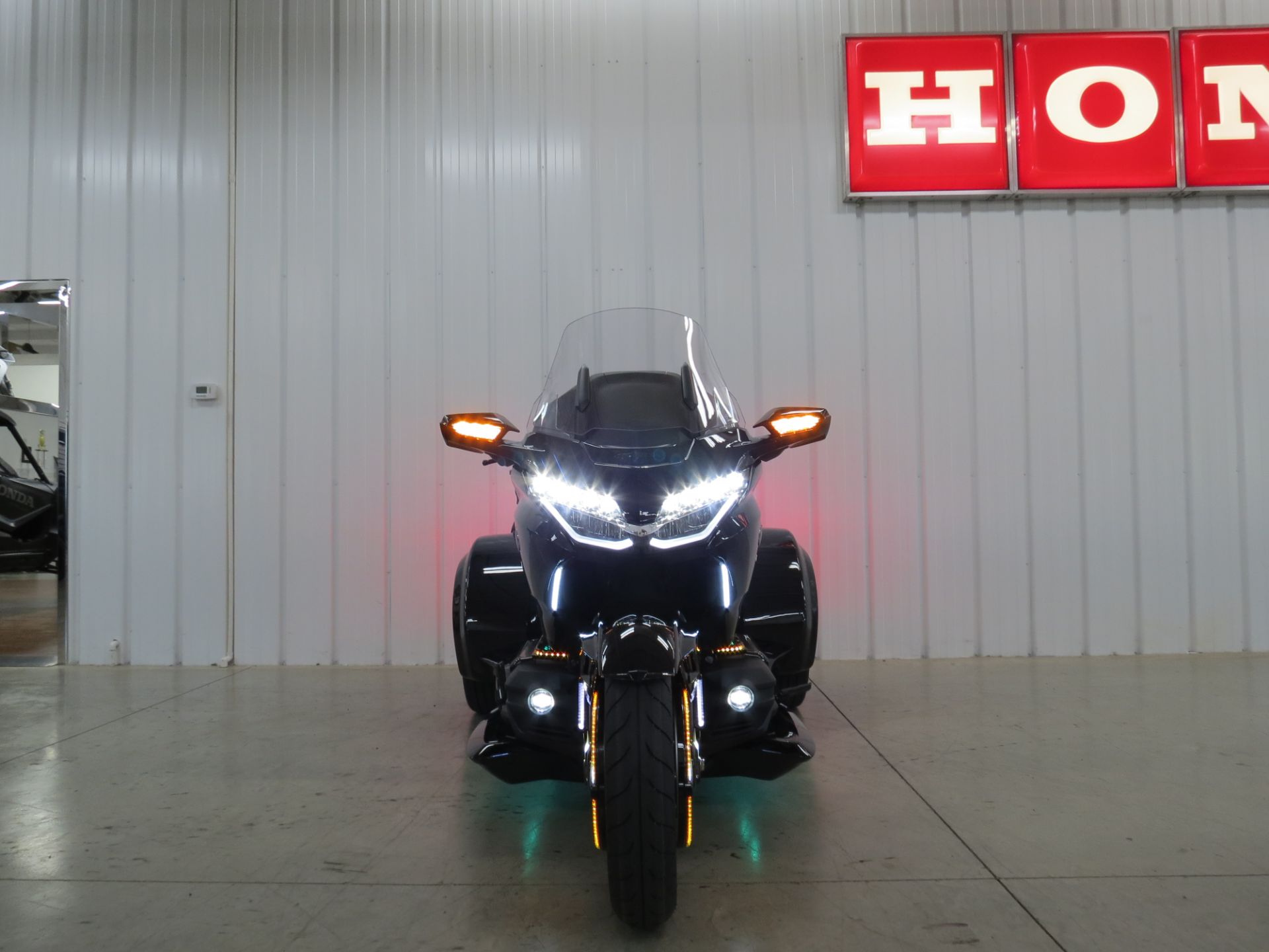 2023 Honda Gold Wing Tour Automatic DCT in Lima, Ohio - Photo 8