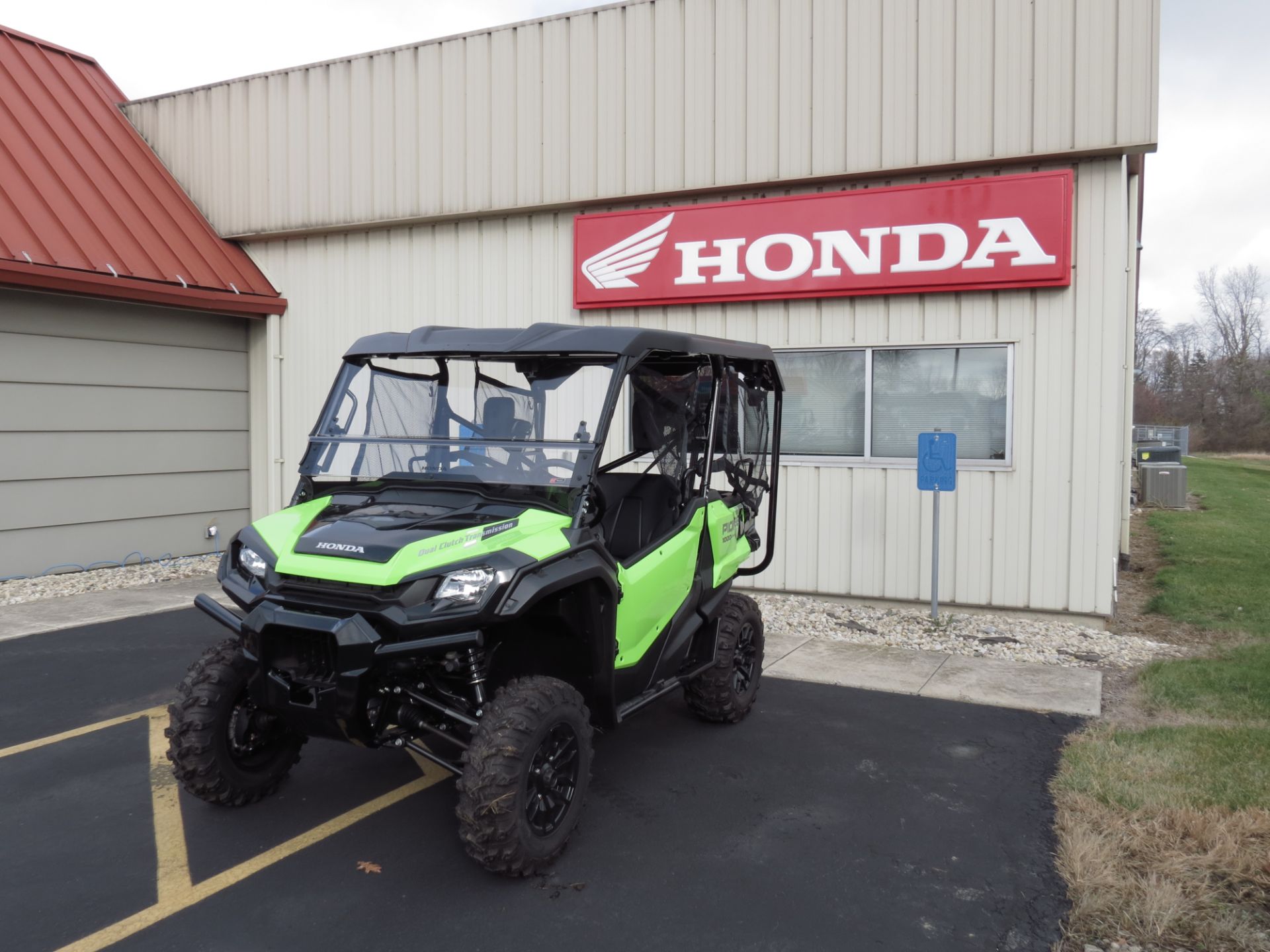 2023 Honda Pioneer 1000-5 Deluxe in Lima, Ohio - Photo 5