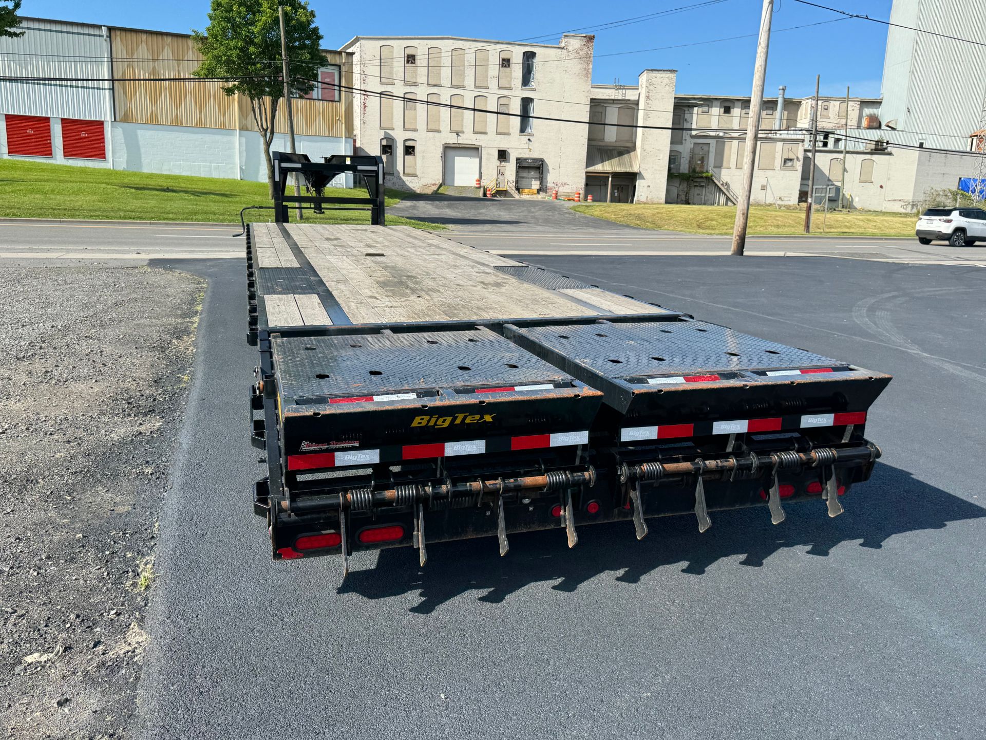 2022 BIG TEX 2022 BIG TEX TRAILERS 16GN-30BK+5MR in Utica, New York - Photo 6