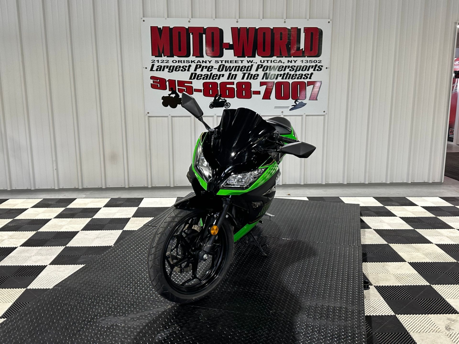 2014 Kawasaki Ninja® 300 ABS SE in Utica, New York - Photo 17