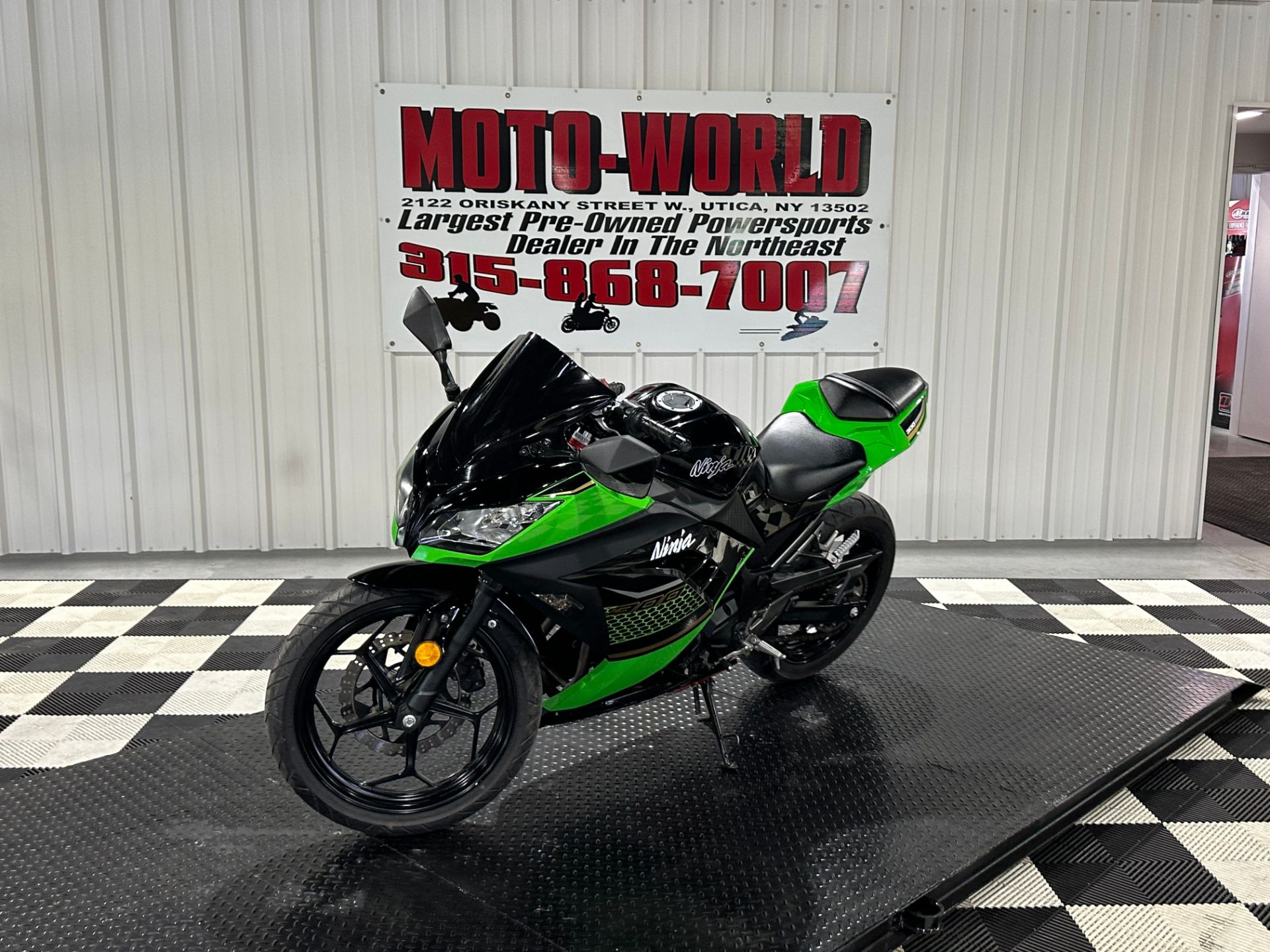 2014 Kawasaki Ninja® 300 ABS SE in Utica, New York - Photo 18