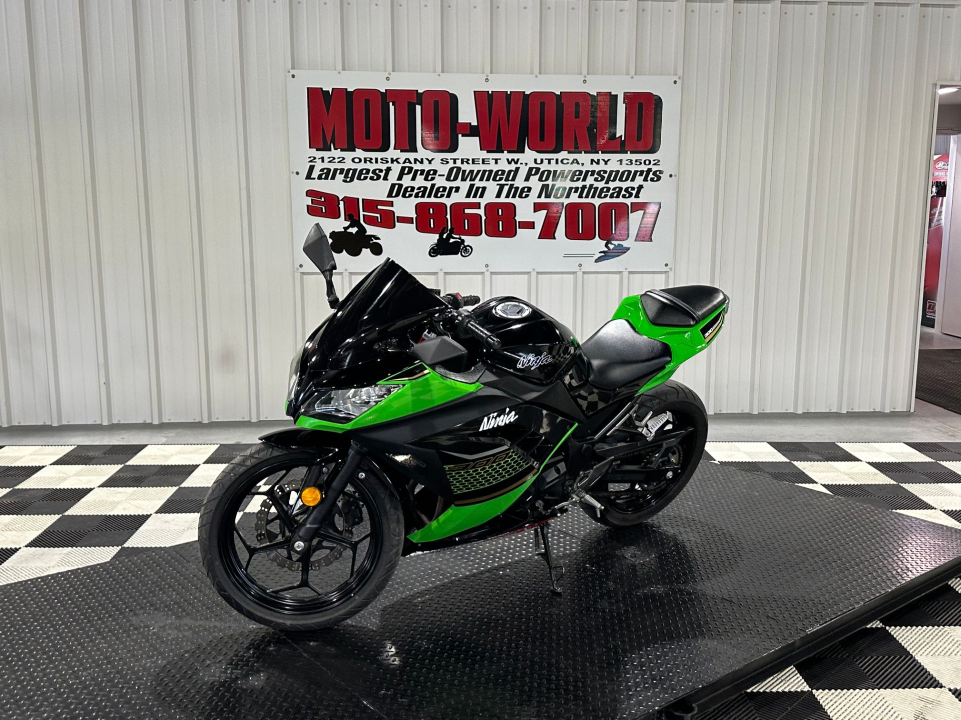2014 Kawasaki Ninja® 300 ABS SE in Utica, New York - Photo 19