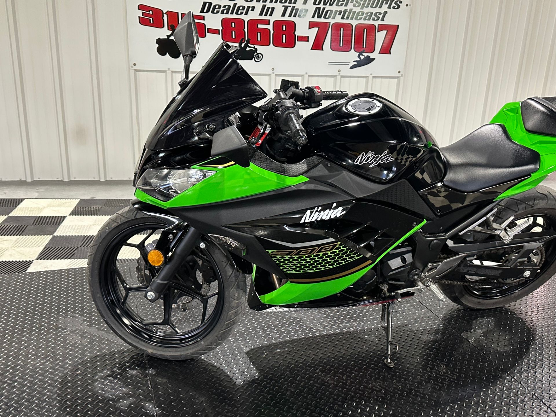 2014 Kawasaki Ninja® 300 ABS SE in Utica, New York - Photo 25