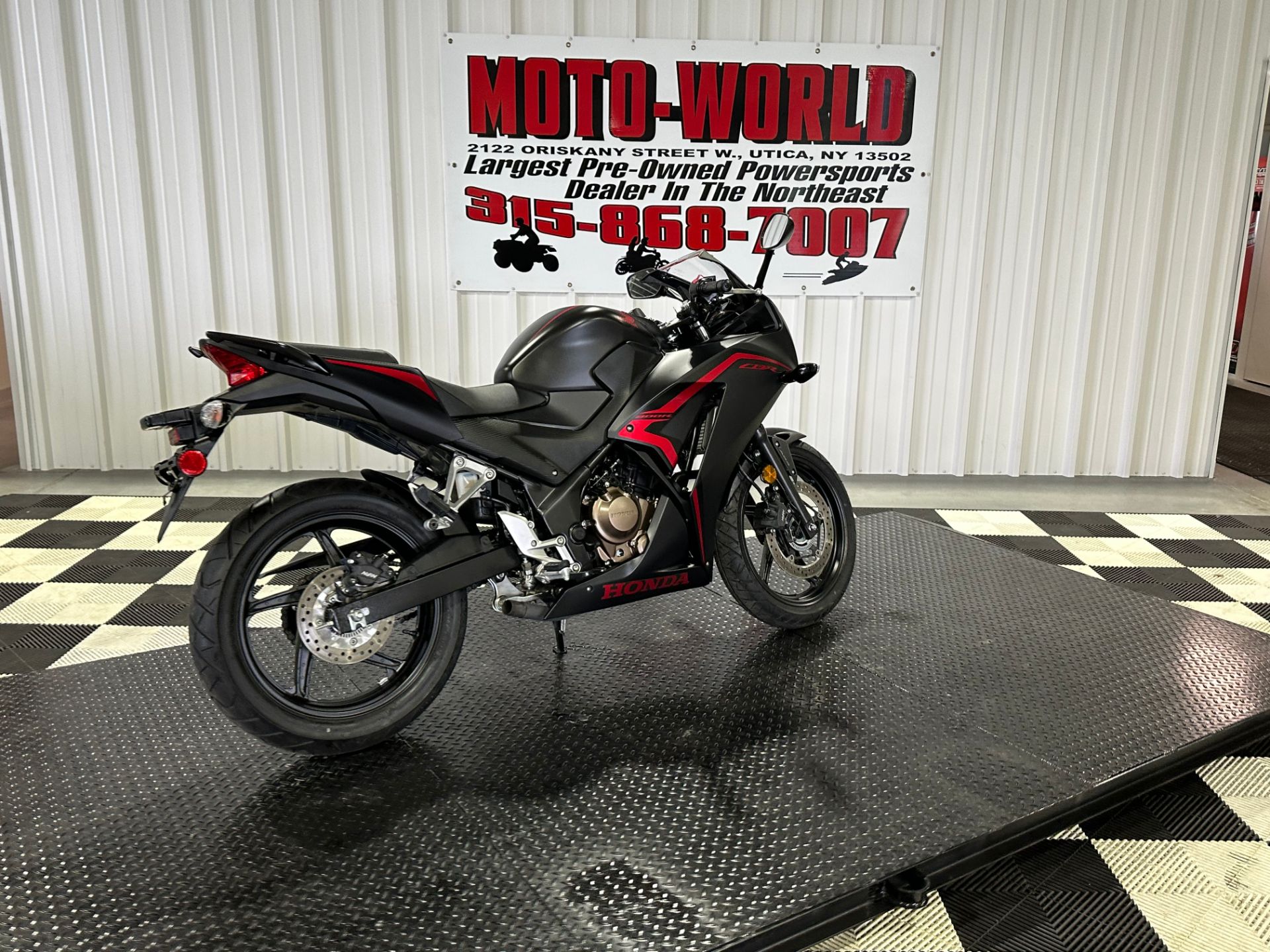 2022 Honda CBR300R ABS in Utica, New York - Photo 4