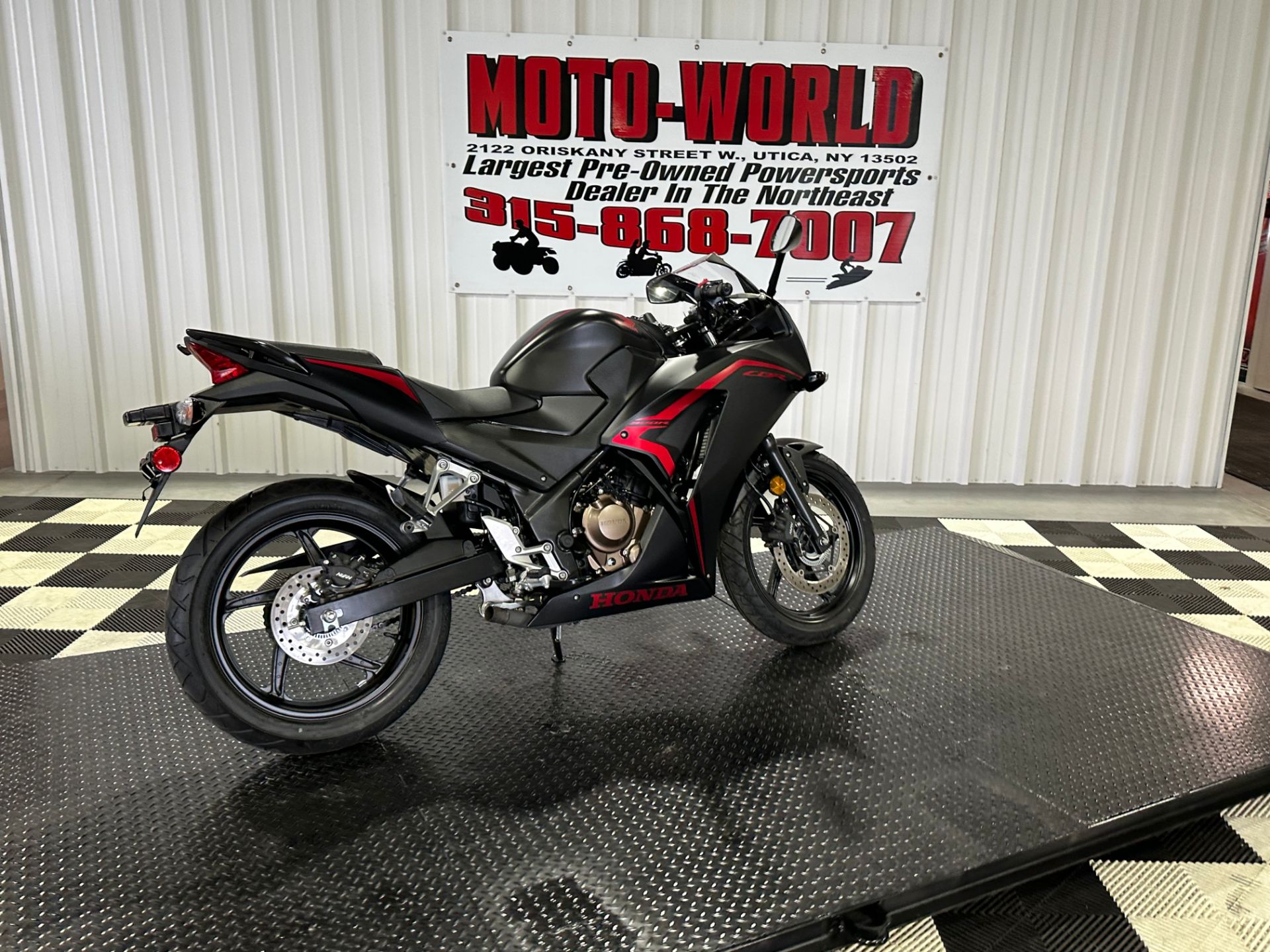 2022 Honda CBR300R ABS in Utica, New York - Photo 5