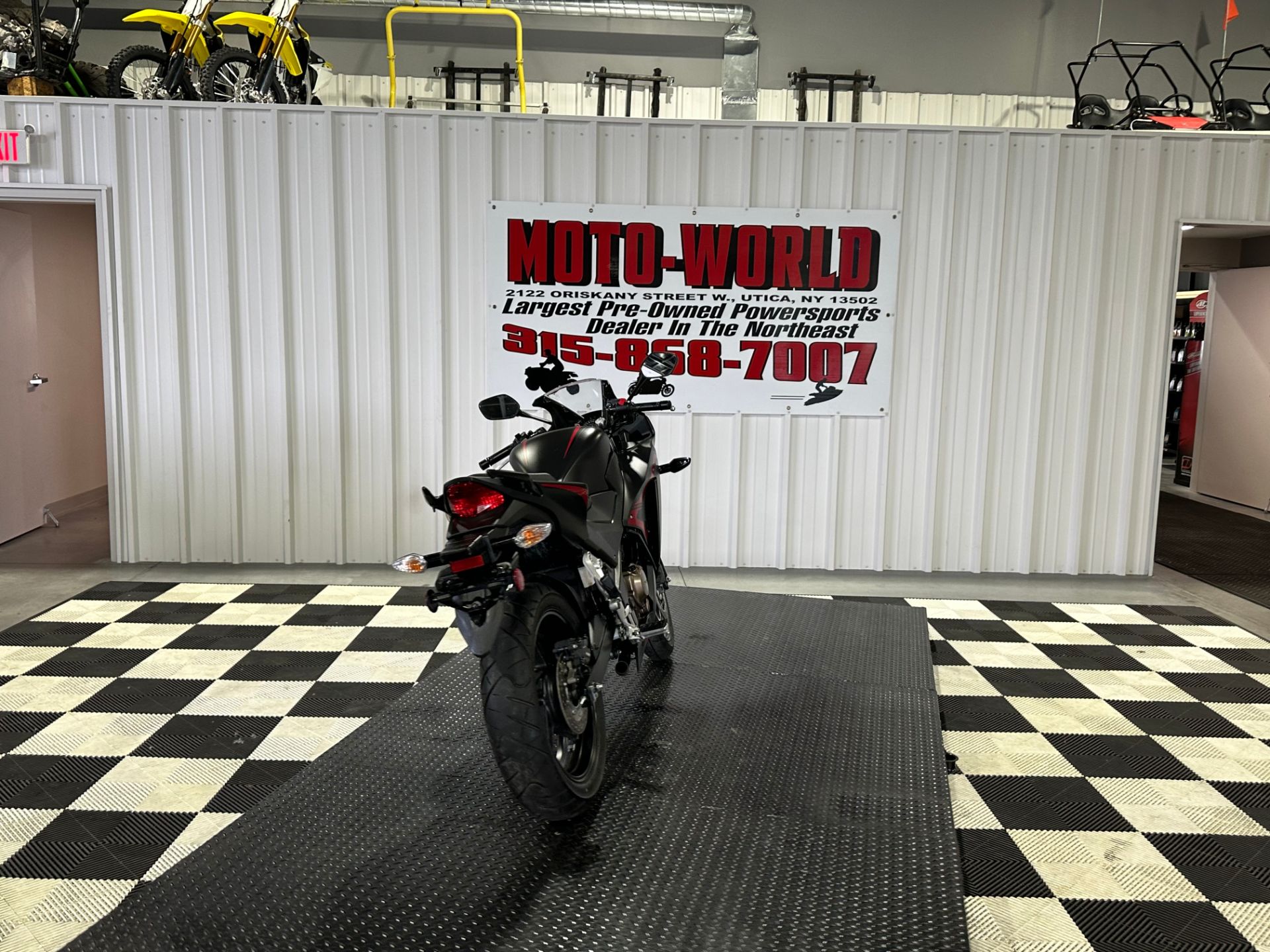 2022 Honda CBR300R ABS in Utica, New York - Photo 10