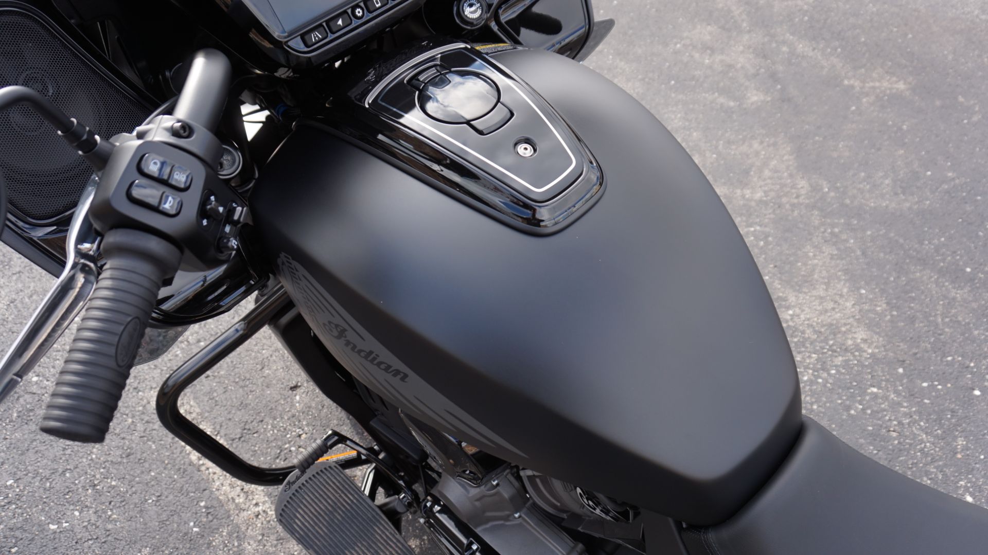 2023 Indian Motorcycle Challenger® Dark Horse® in Racine, Wisconsin - Photo 22