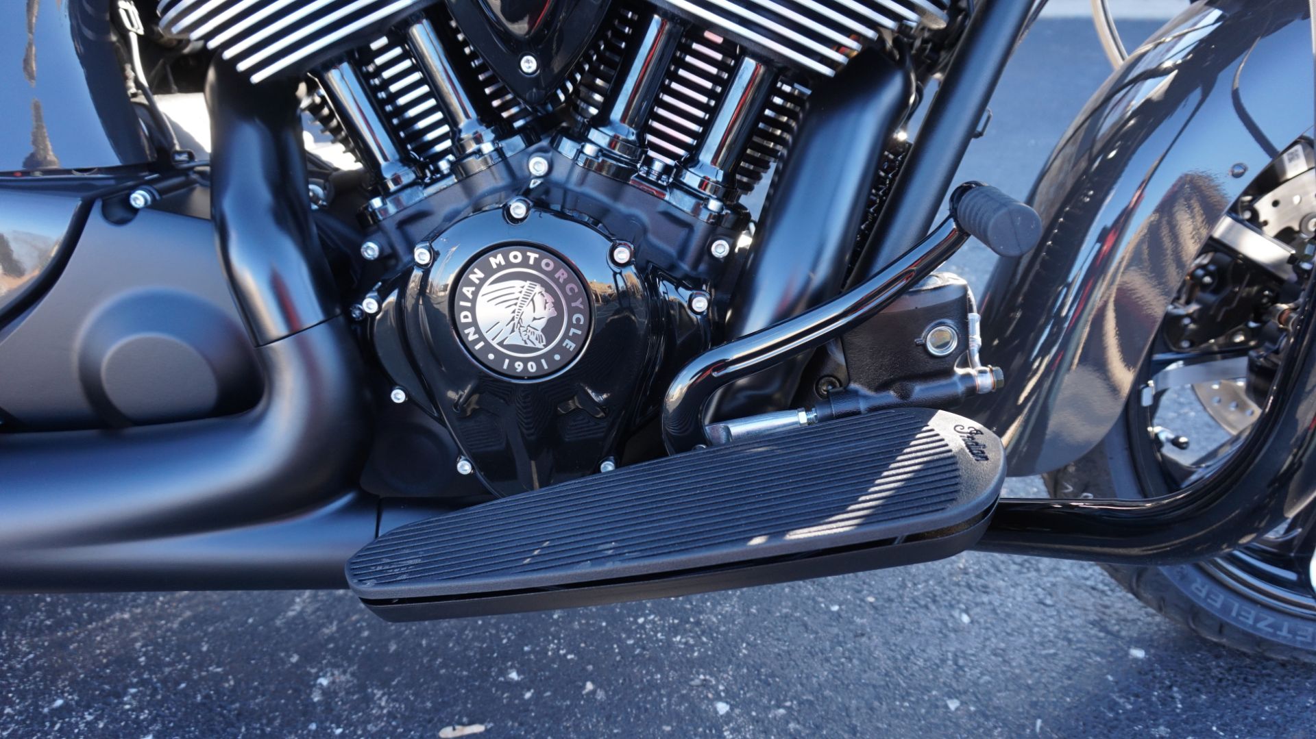 2024 Indian Motorcycle Chieftain® Dark Horse® with PowerBand Audio Package in Racine, Wisconsin - Photo 17