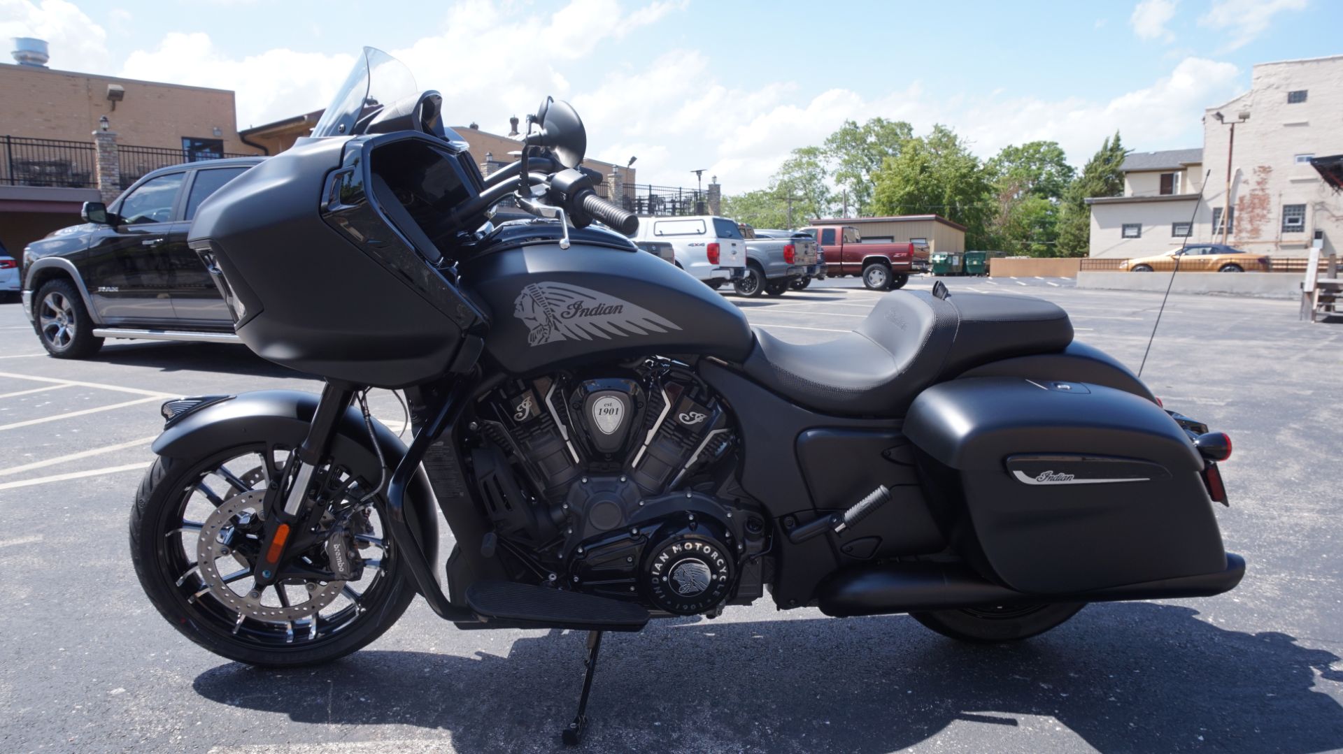 2024 Indian Motorcycle Challenger® Dark Horse® in Racine, Wisconsin - Photo 8