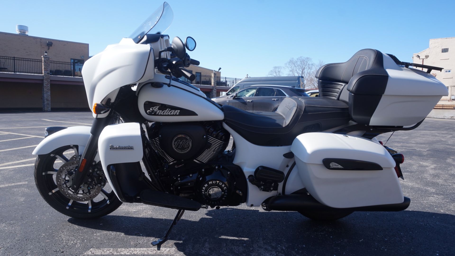2021 Indian Motorcycle Roadmaster® Dark Horse® in Racine, Wisconsin - Photo 10