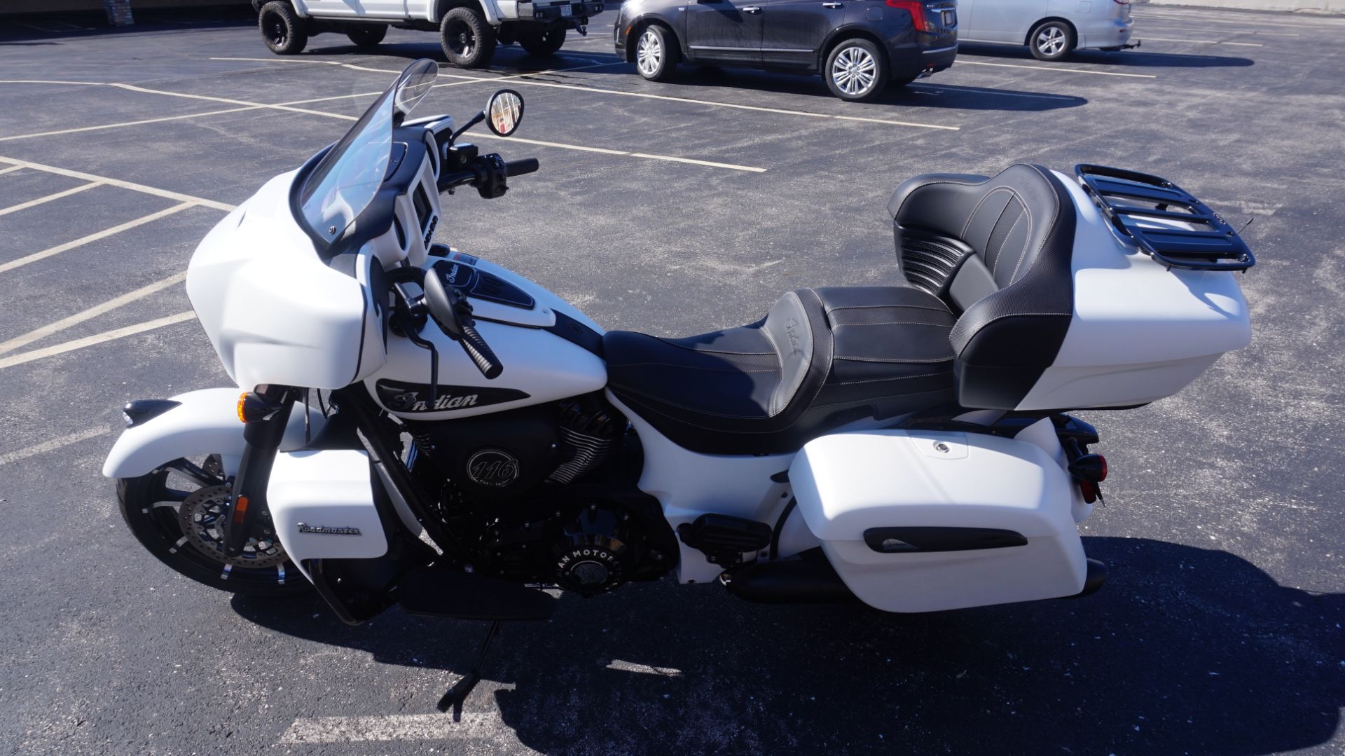 2021 Indian Motorcycle Roadmaster® Dark Horse® in Racine, Wisconsin - Photo 12