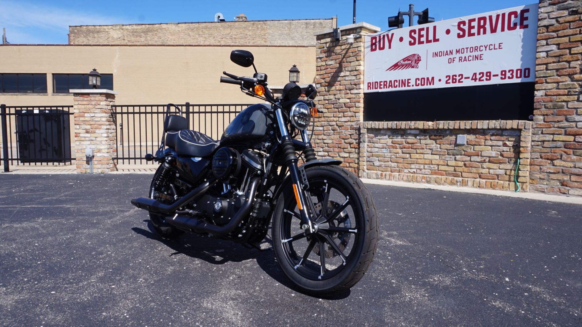 2022 Harley-Davidson Iron 883™ in Racine, Wisconsin - Photo 3